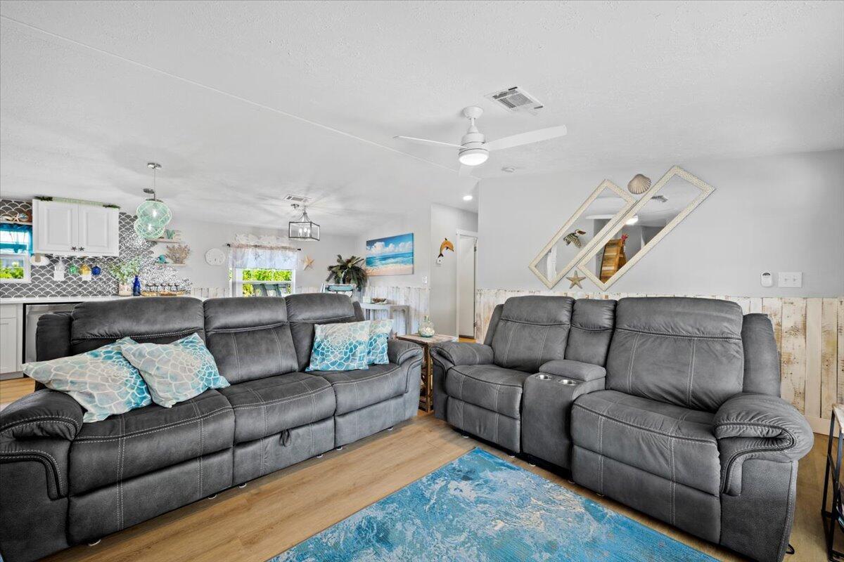 7369 SE Eagle Avenue