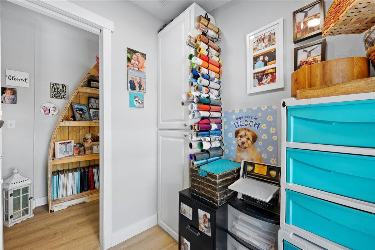 7369 SE Eagle Avenue