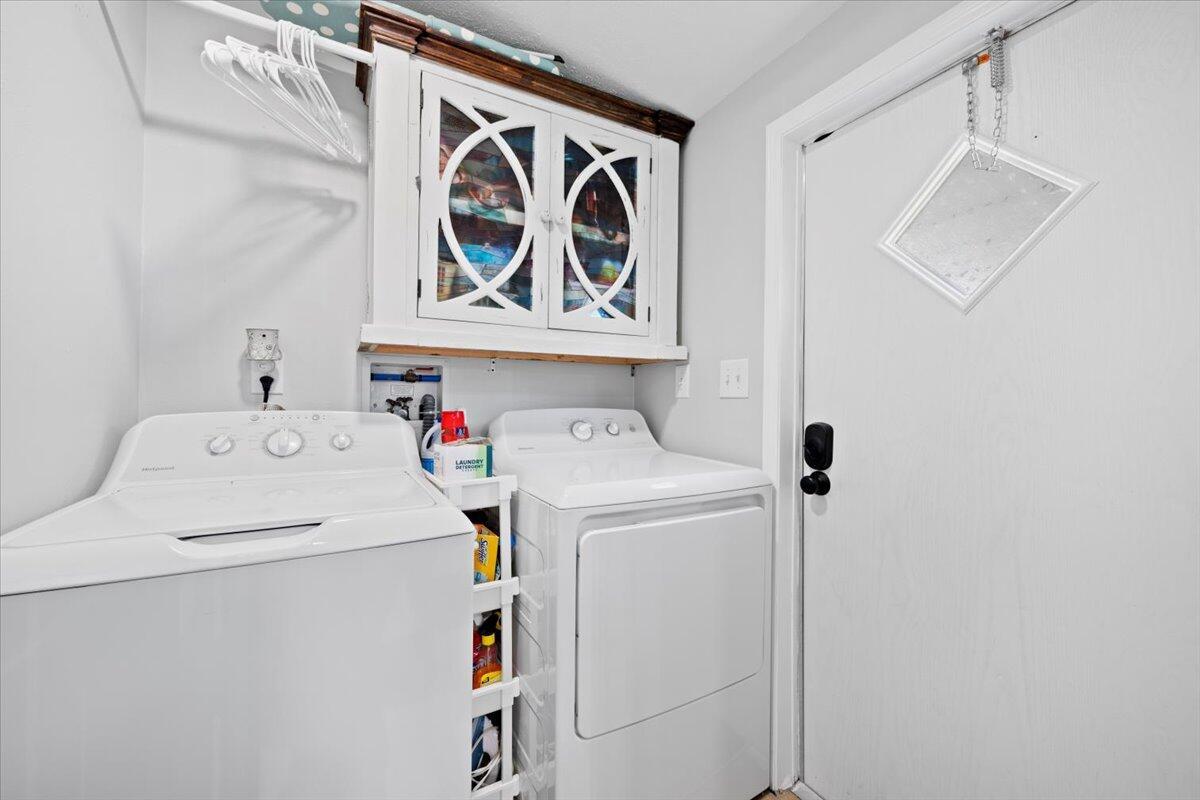 7369 SE Eagle Avenue