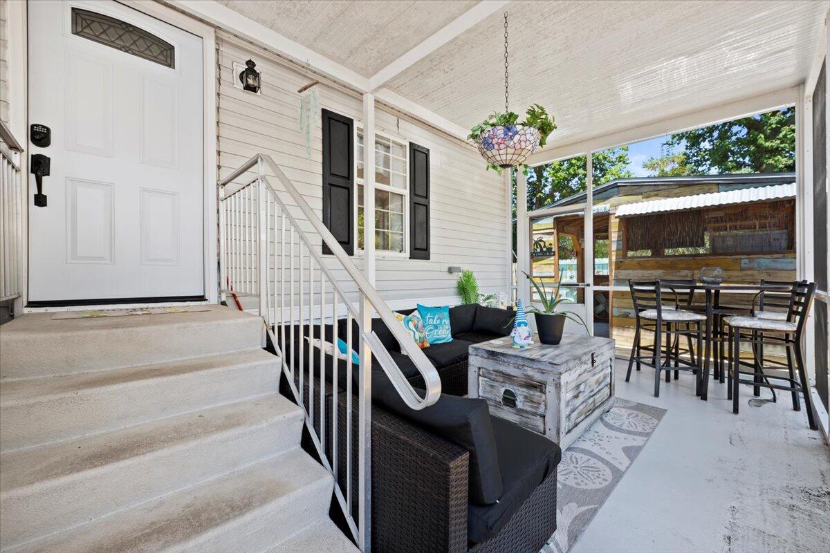 7369 SE Eagle Avenue