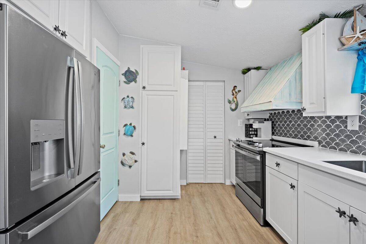 7369 SE Eagle Avenue