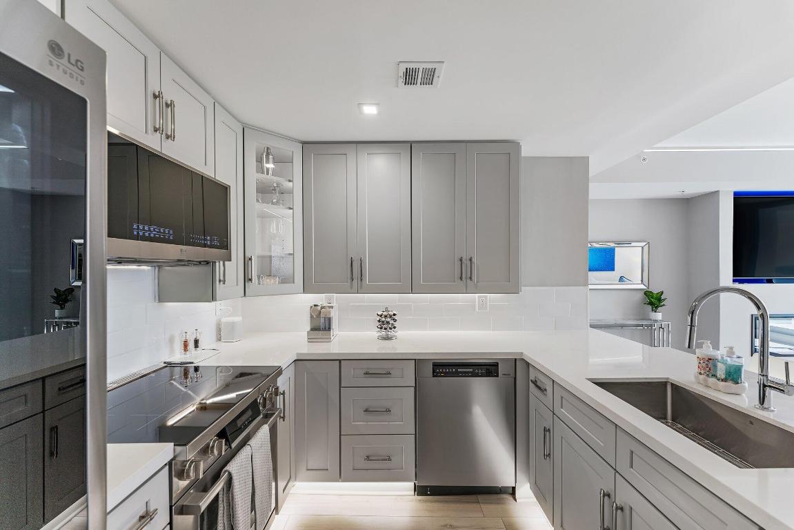 255 Evernia 1115 Street 1115