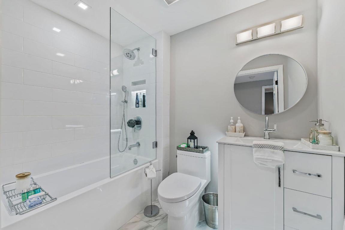 255 Evernia 1115 Street 1115