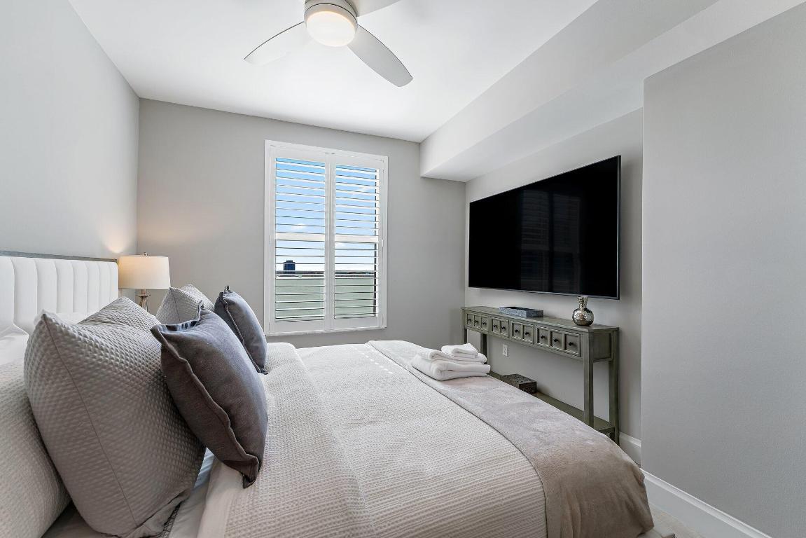 255 Evernia 1115 Street 1115