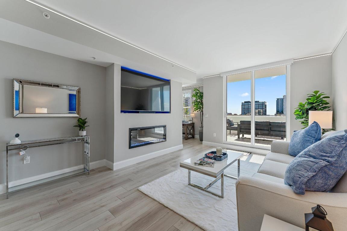 255 Evernia 1115 Street 1115