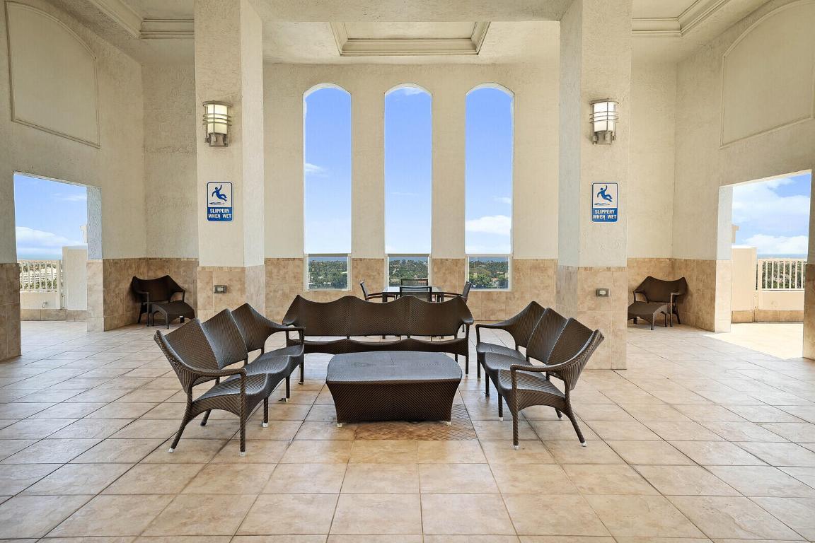 255 Evernia 1115 Street 1115