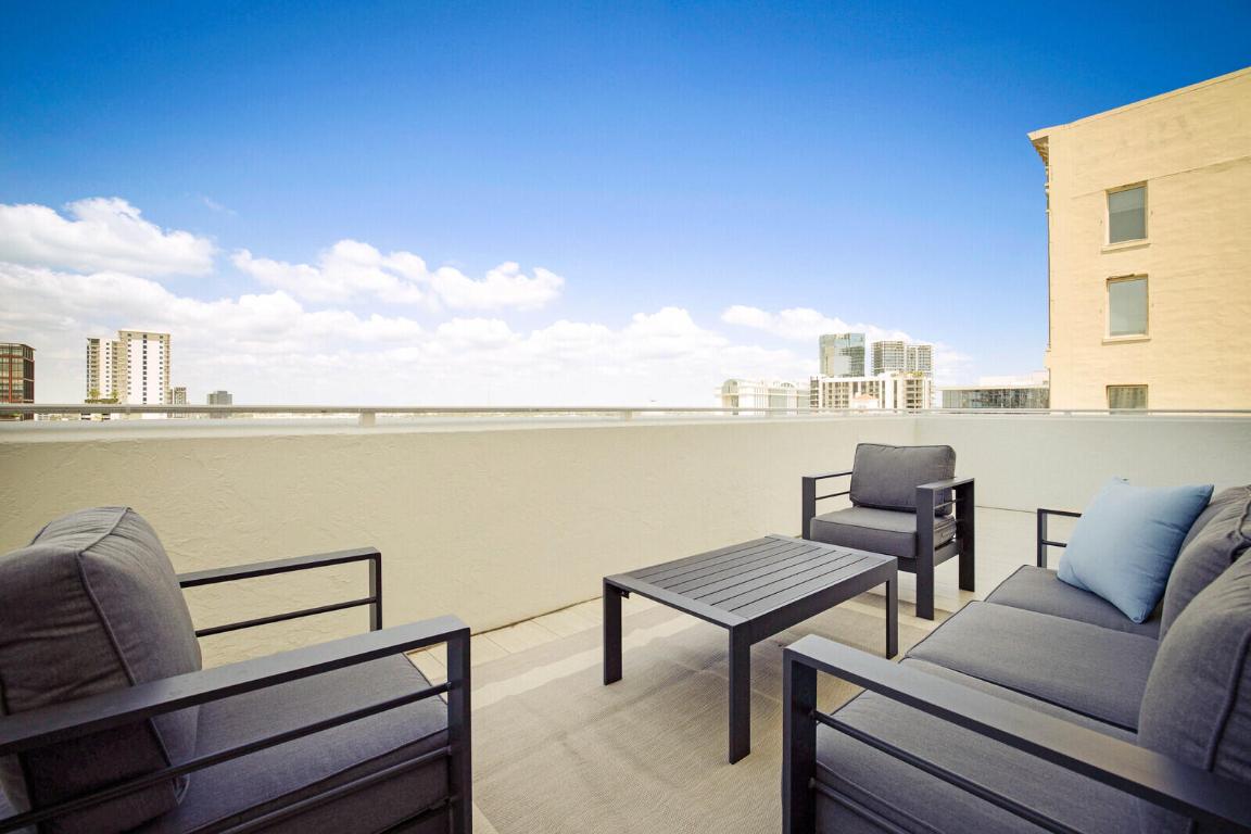 255 Evernia 1115 Street 1115