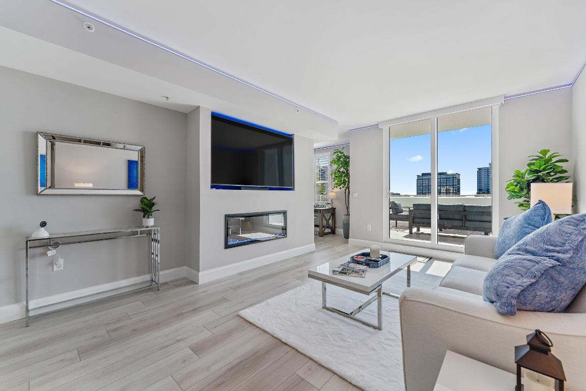 255 Evernia 1115 Street 1115