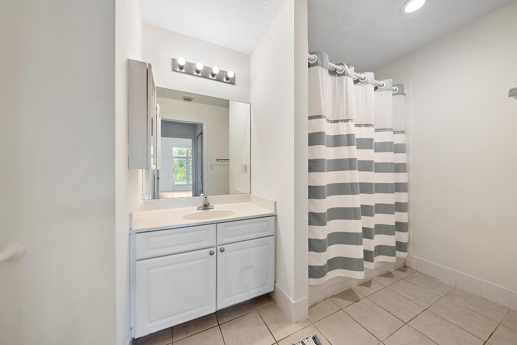 1209 Main Street 304