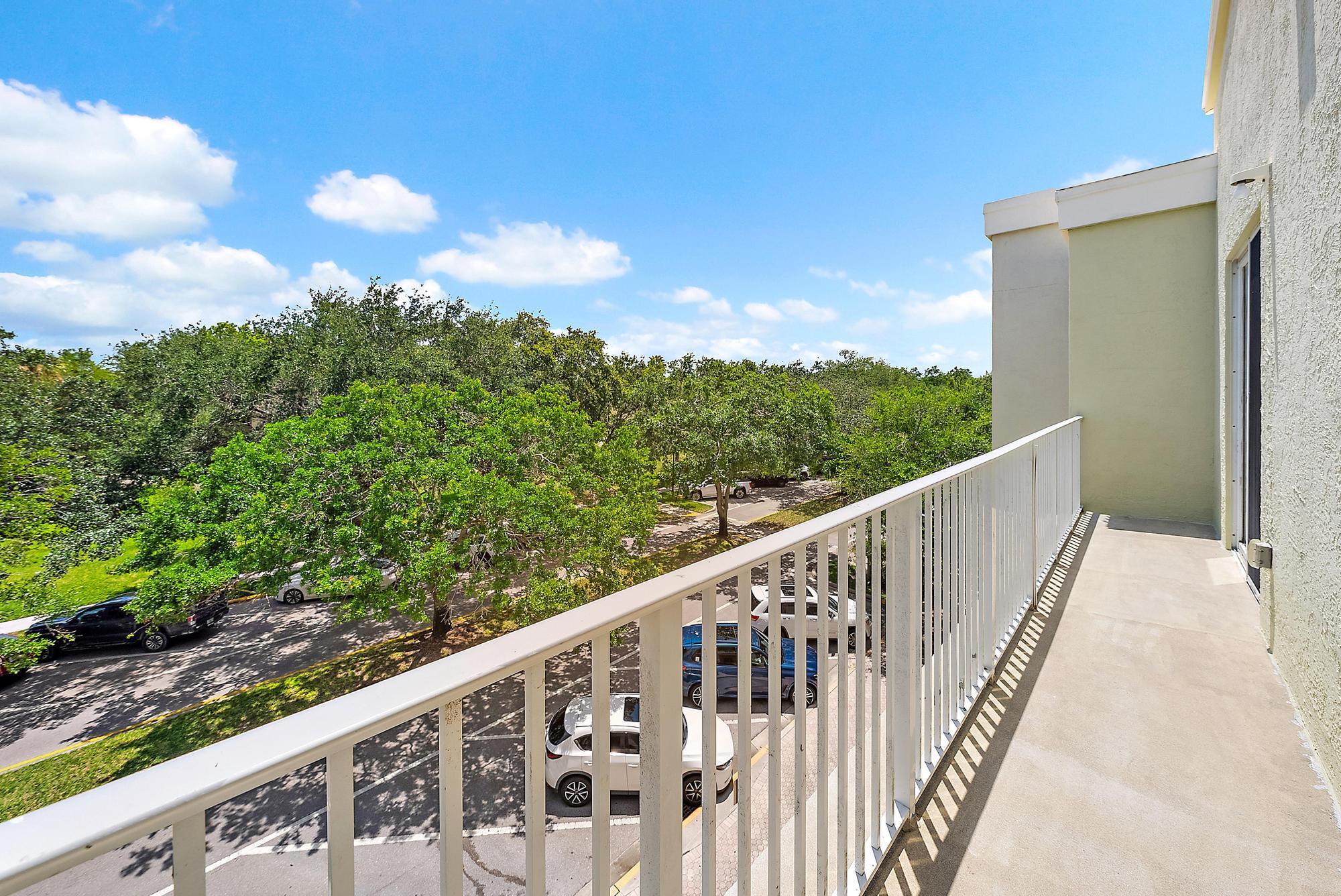 1209 Main Street 304