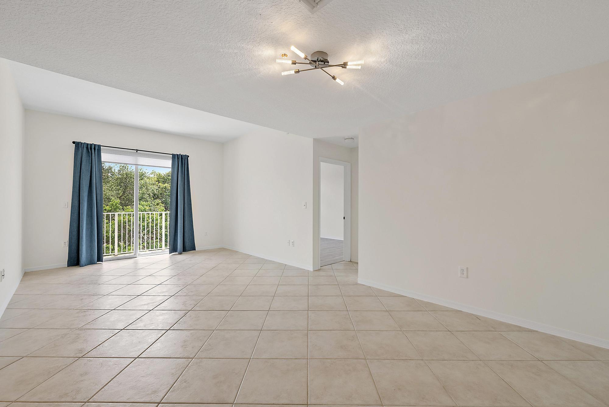 1209 Main Street 304