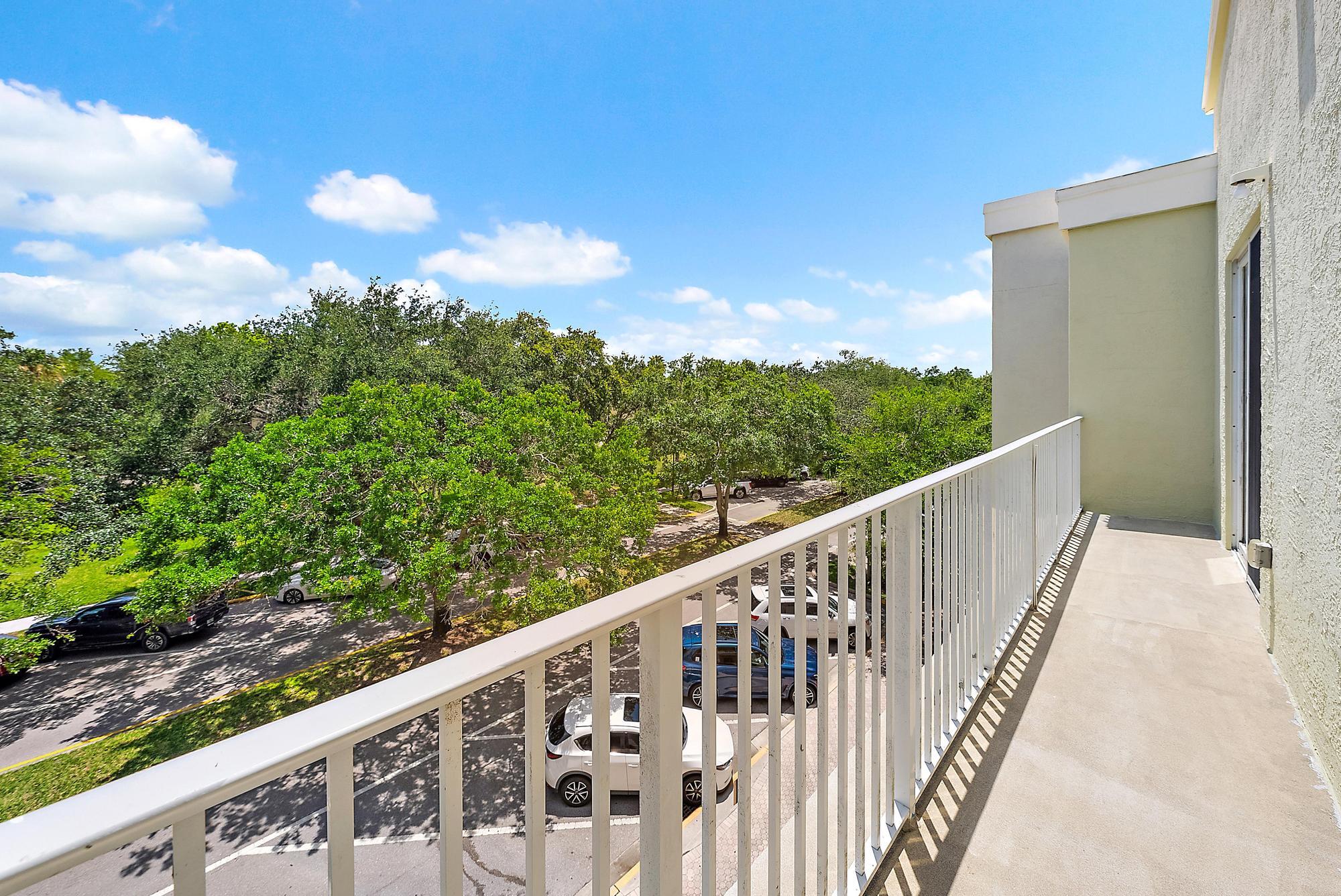 1209 Main Street 304