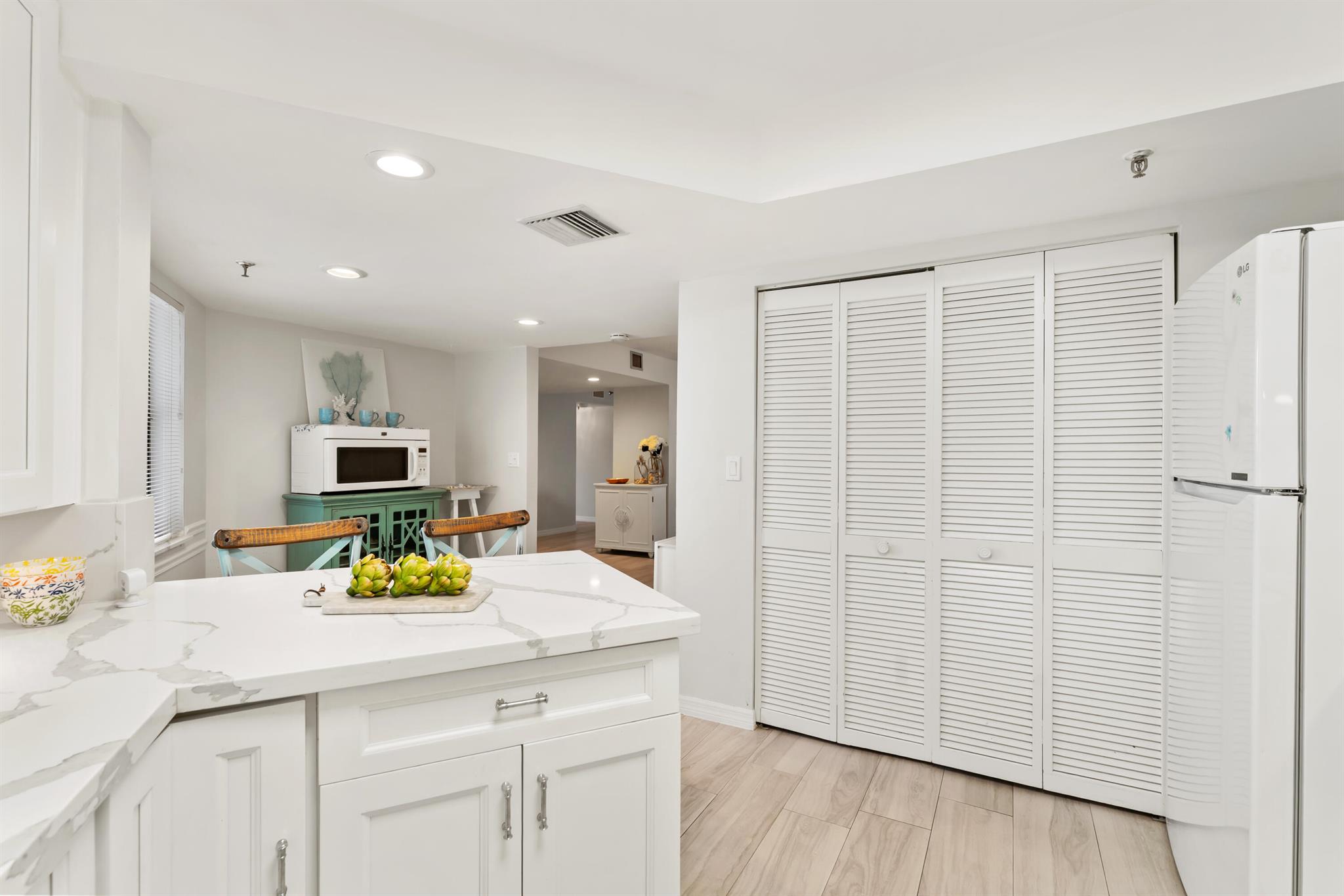 19800 Sandpointe Bay Drive 407