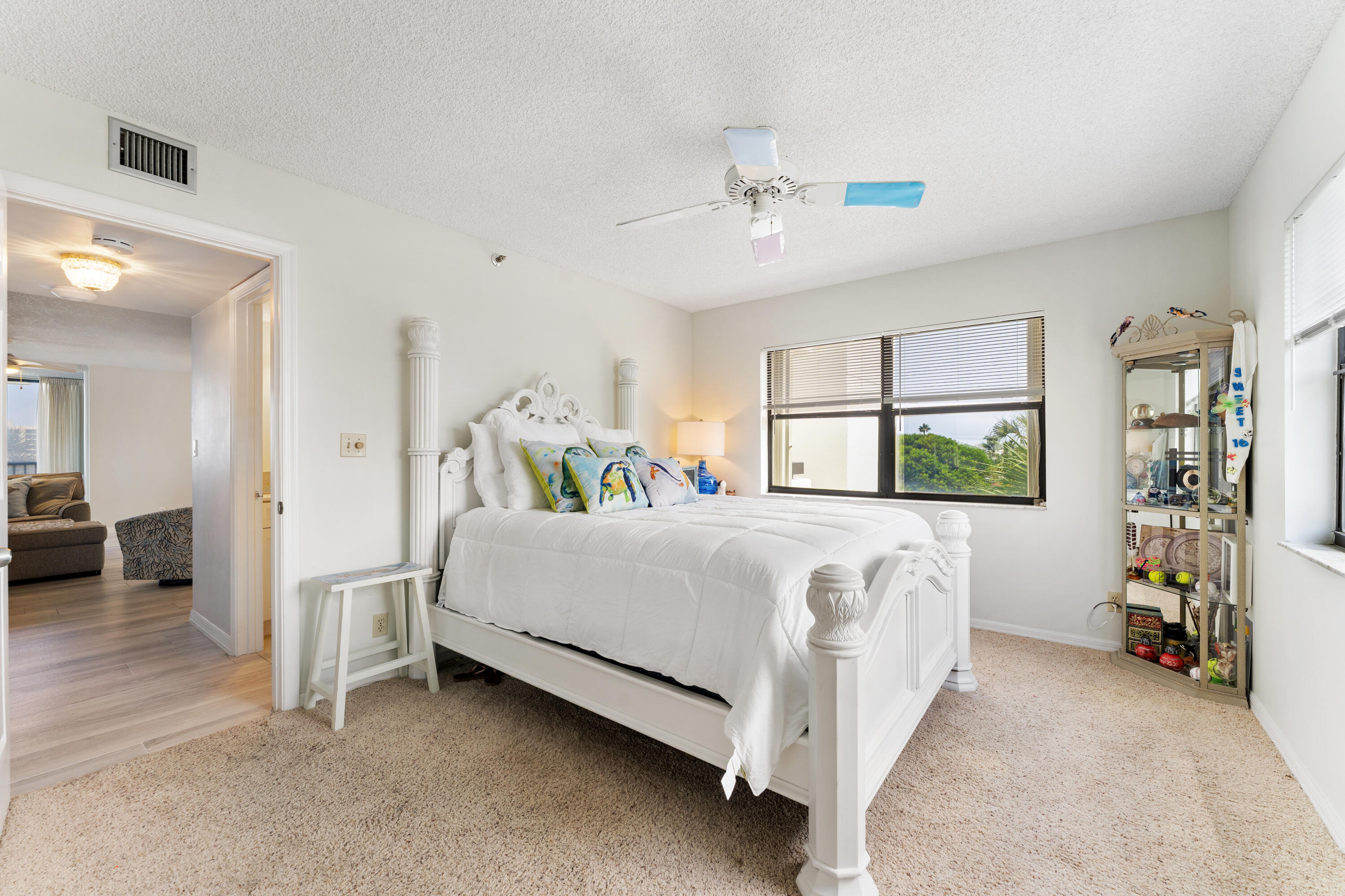 19800 Sandpointe Bay Drive 407