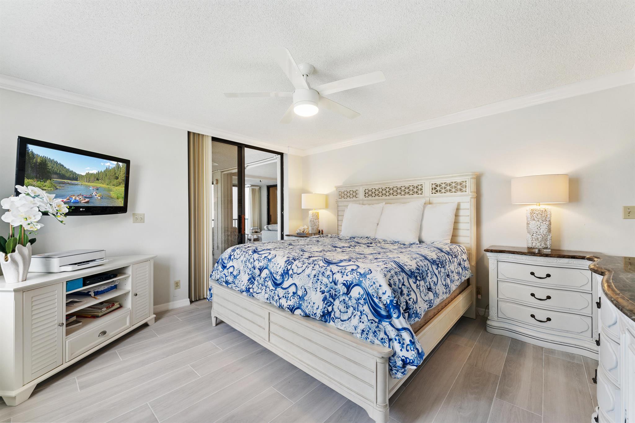 19800 Sandpointe Bay Drive 407