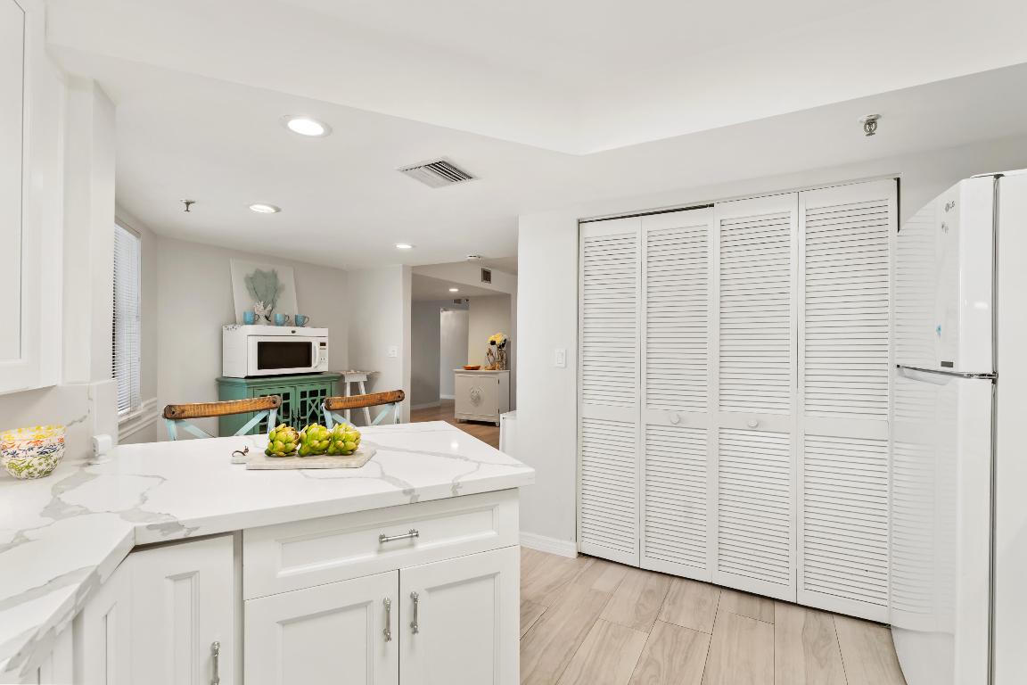 19800 Sandpointe Bay Drive 407