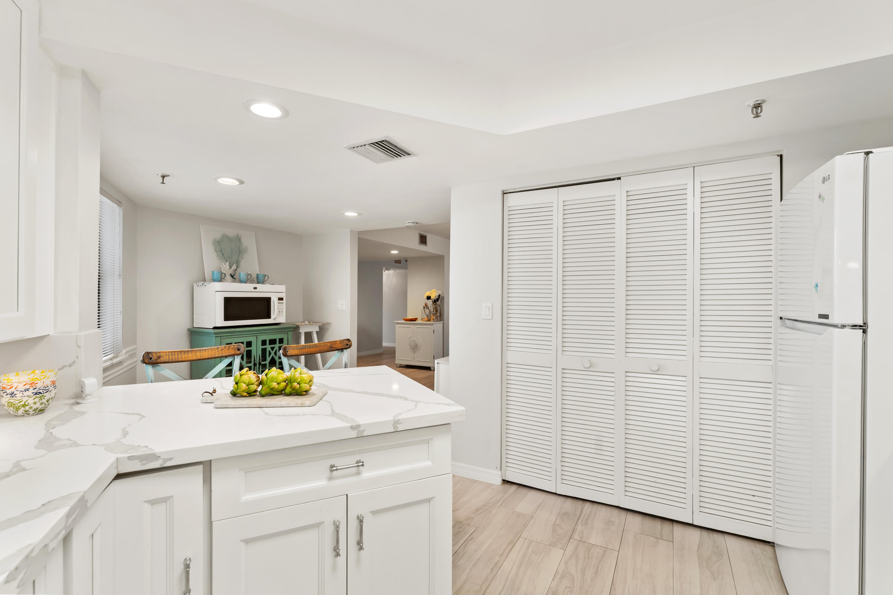 19800 Sandpointe Bay Drive 407