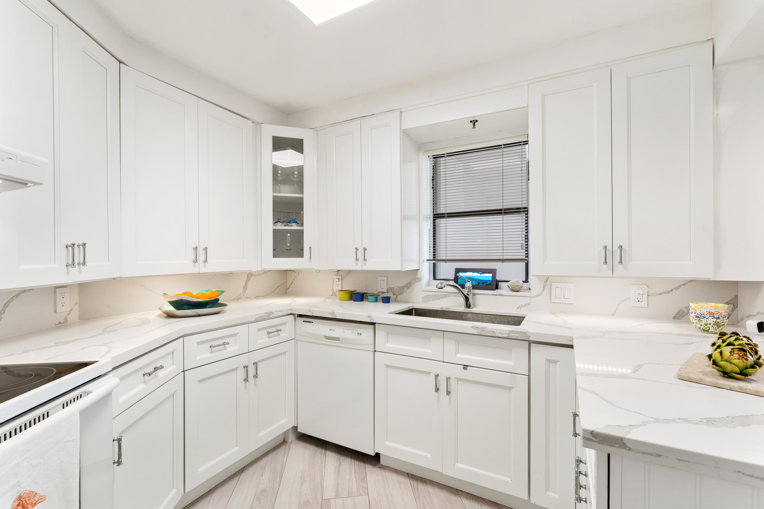 19800 Sandpointe Bay Drive 407