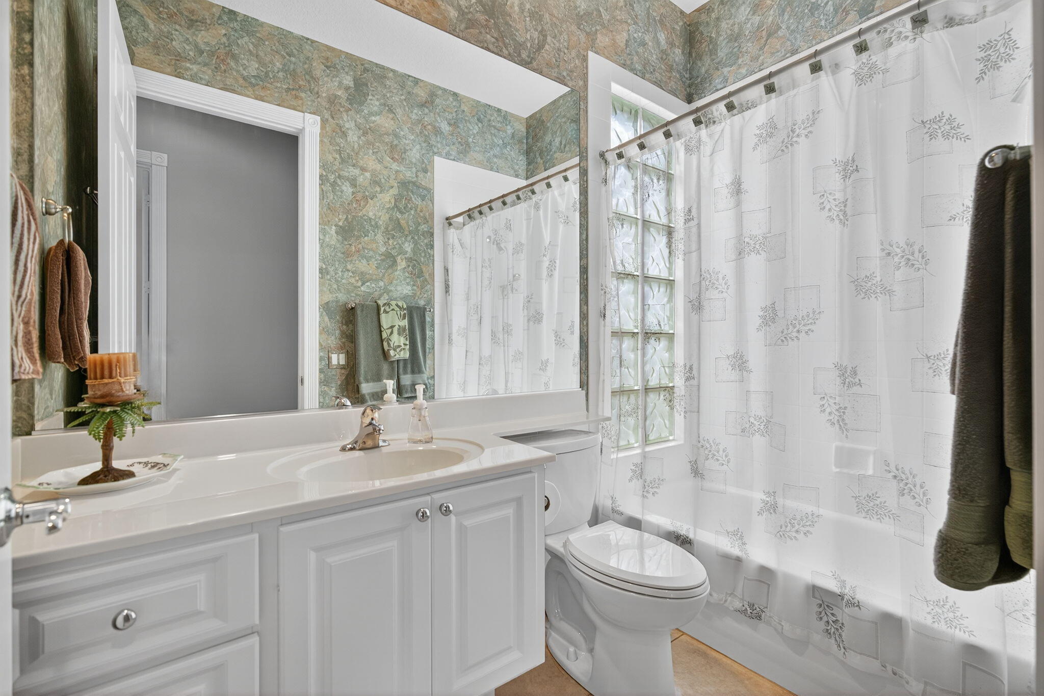 7880 SE Paurotis Lane