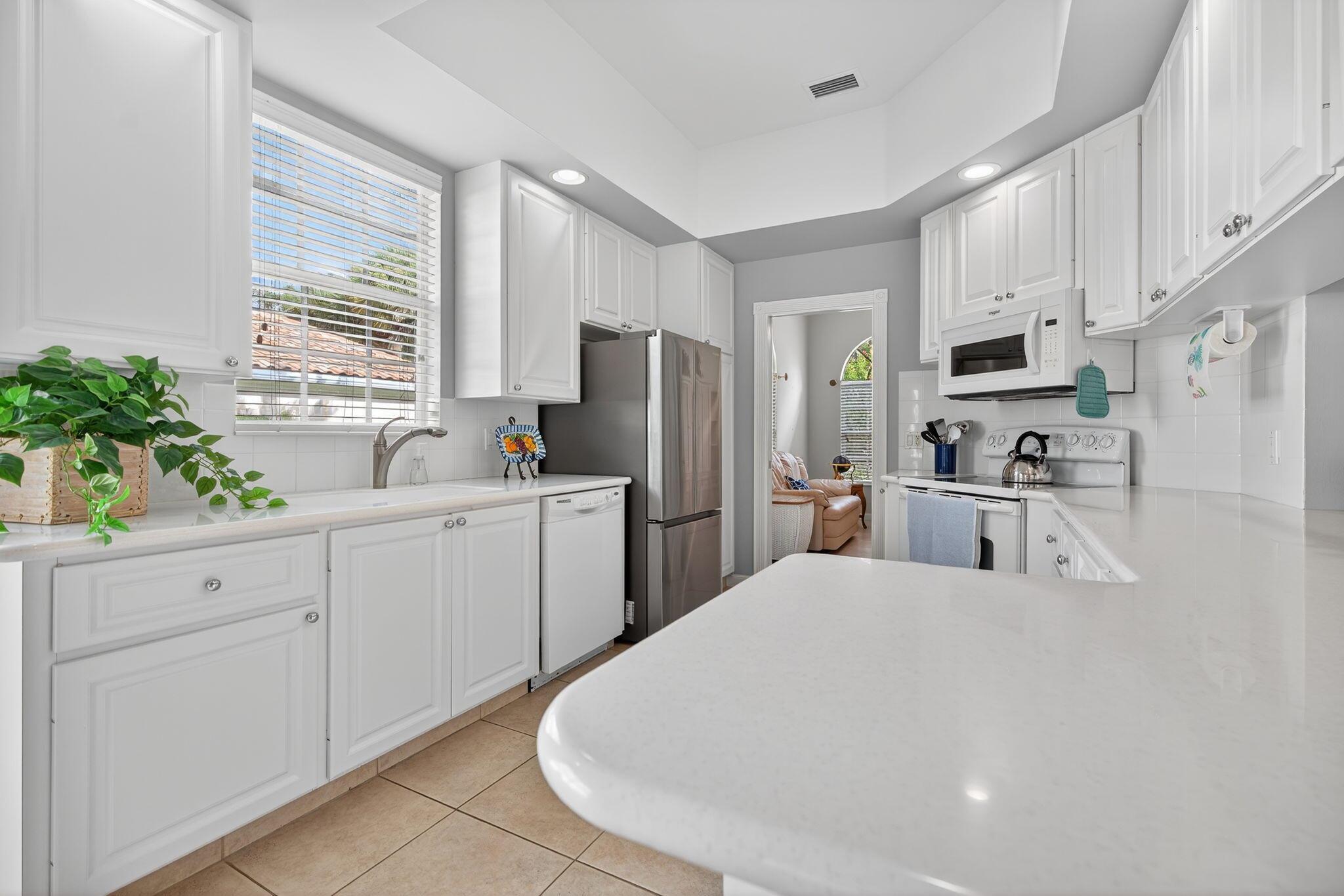 7880 SE Paurotis Lane