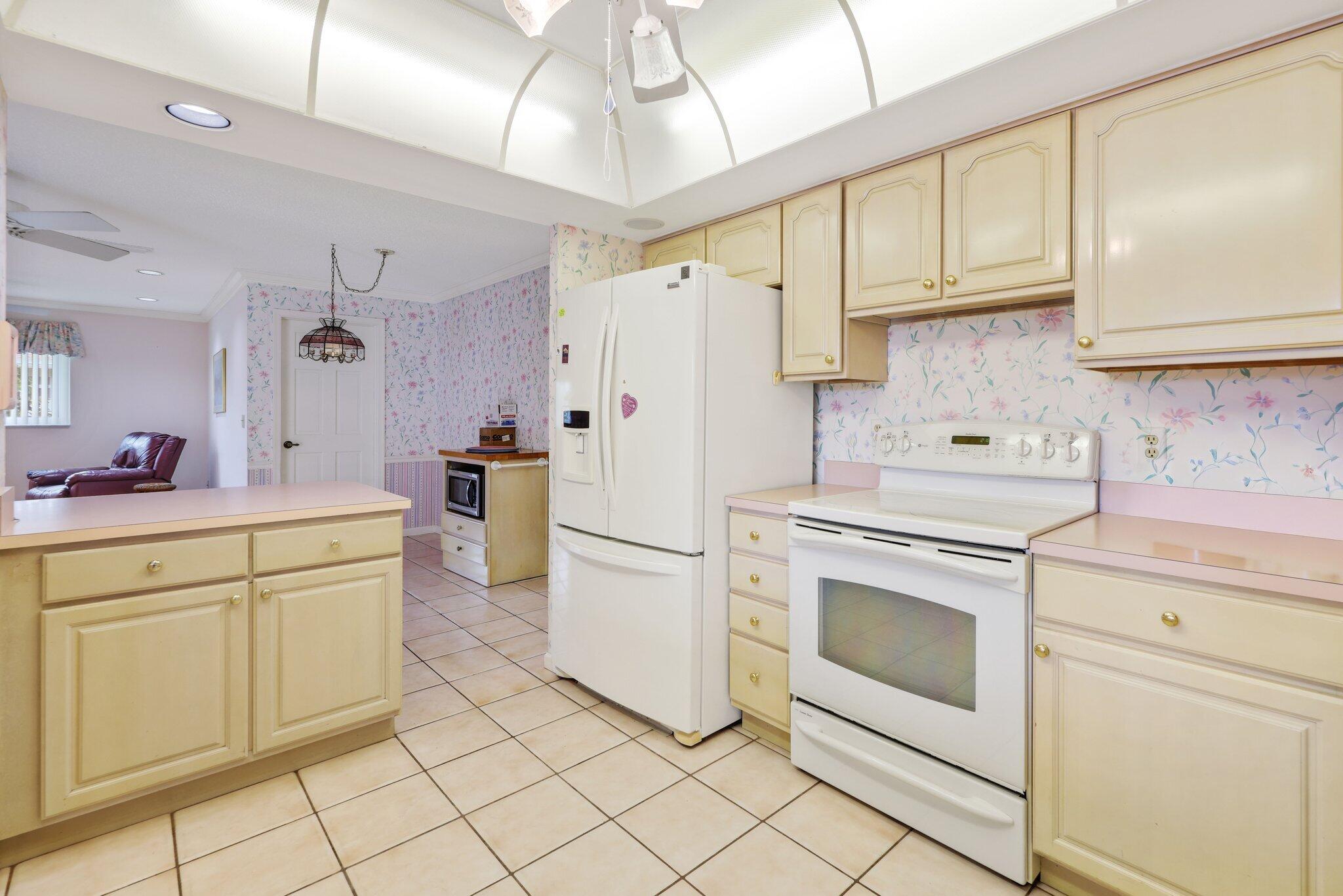 73 Fairview E