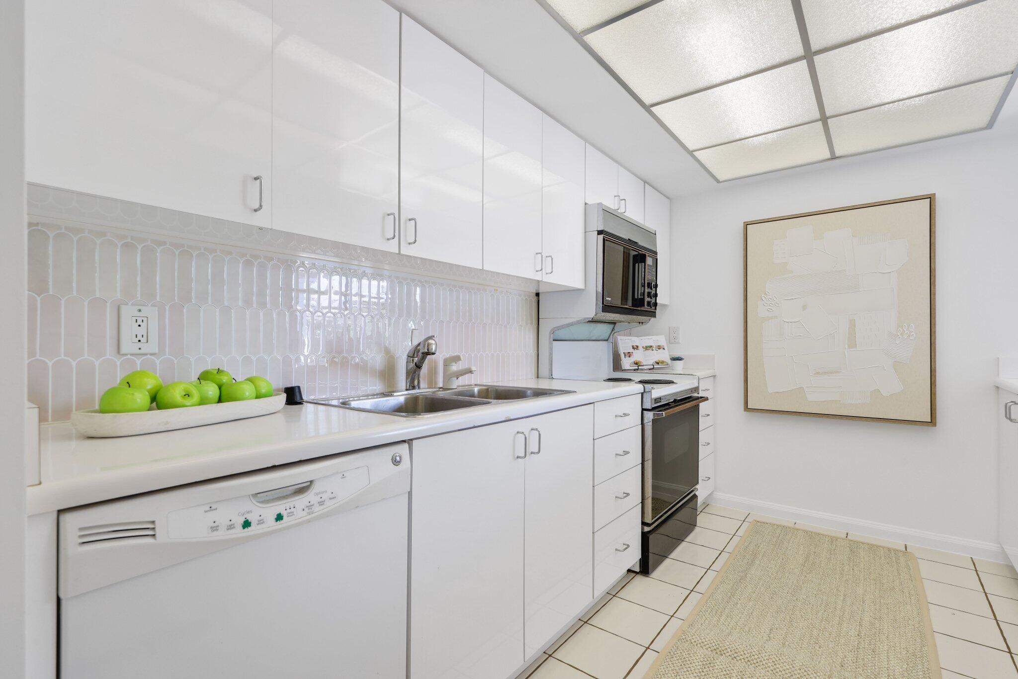 1016 Ocean Drive