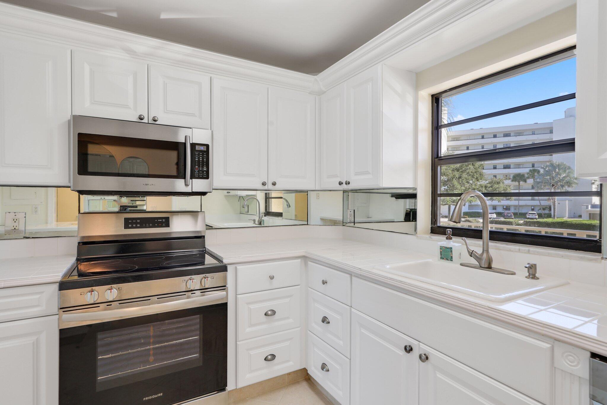 200 Intracoastal Place 206