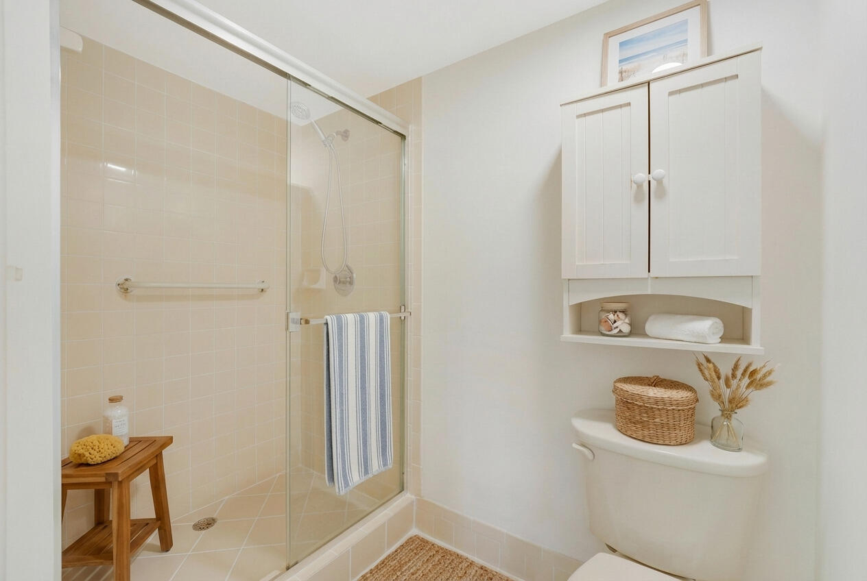 1001 Seafarer Circle 305