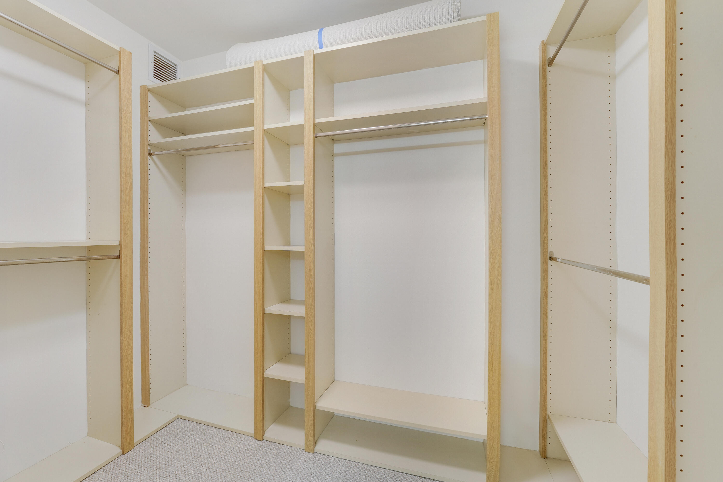 1001 Seafarer Circle 305