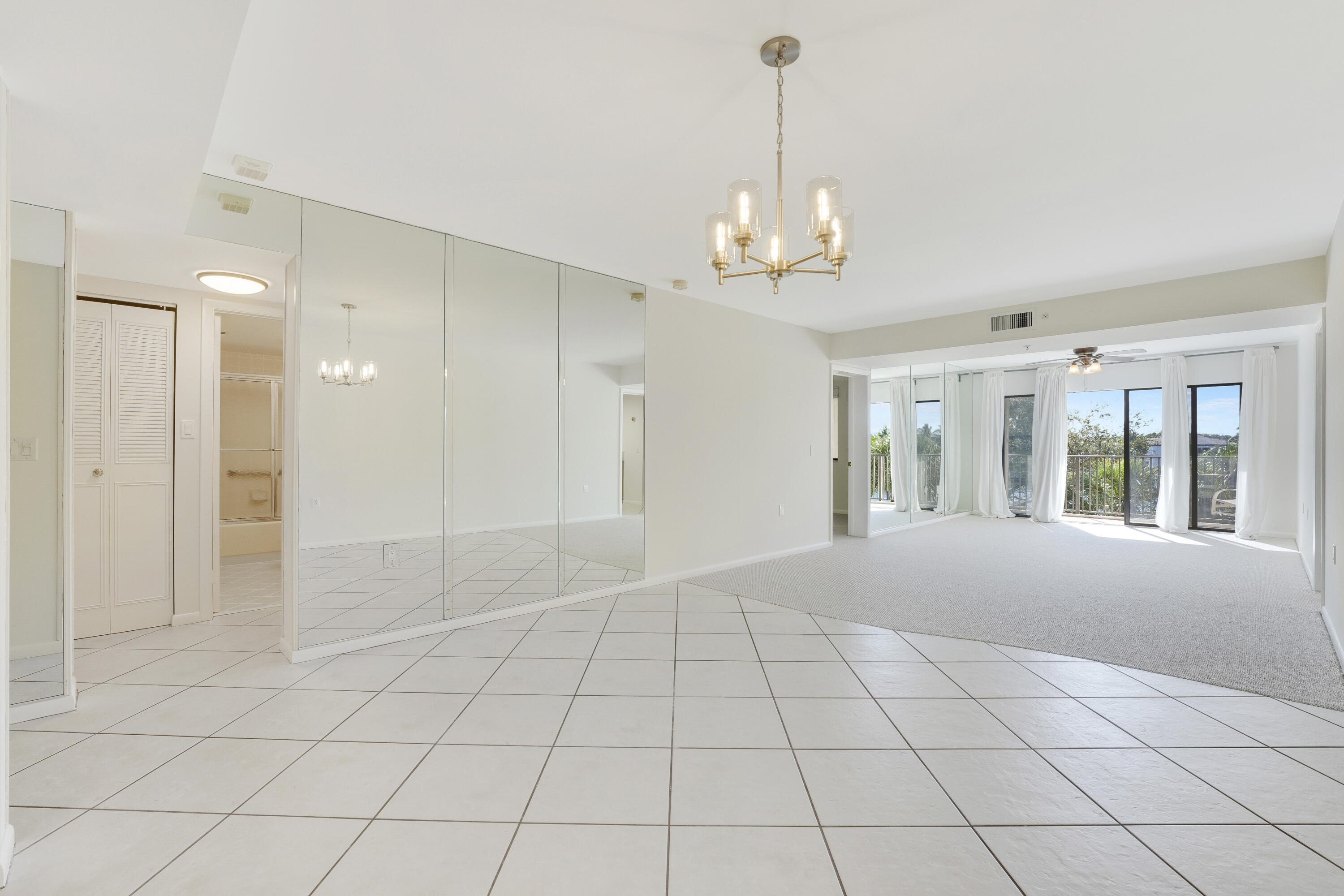 1001 Seafarer Circle 305