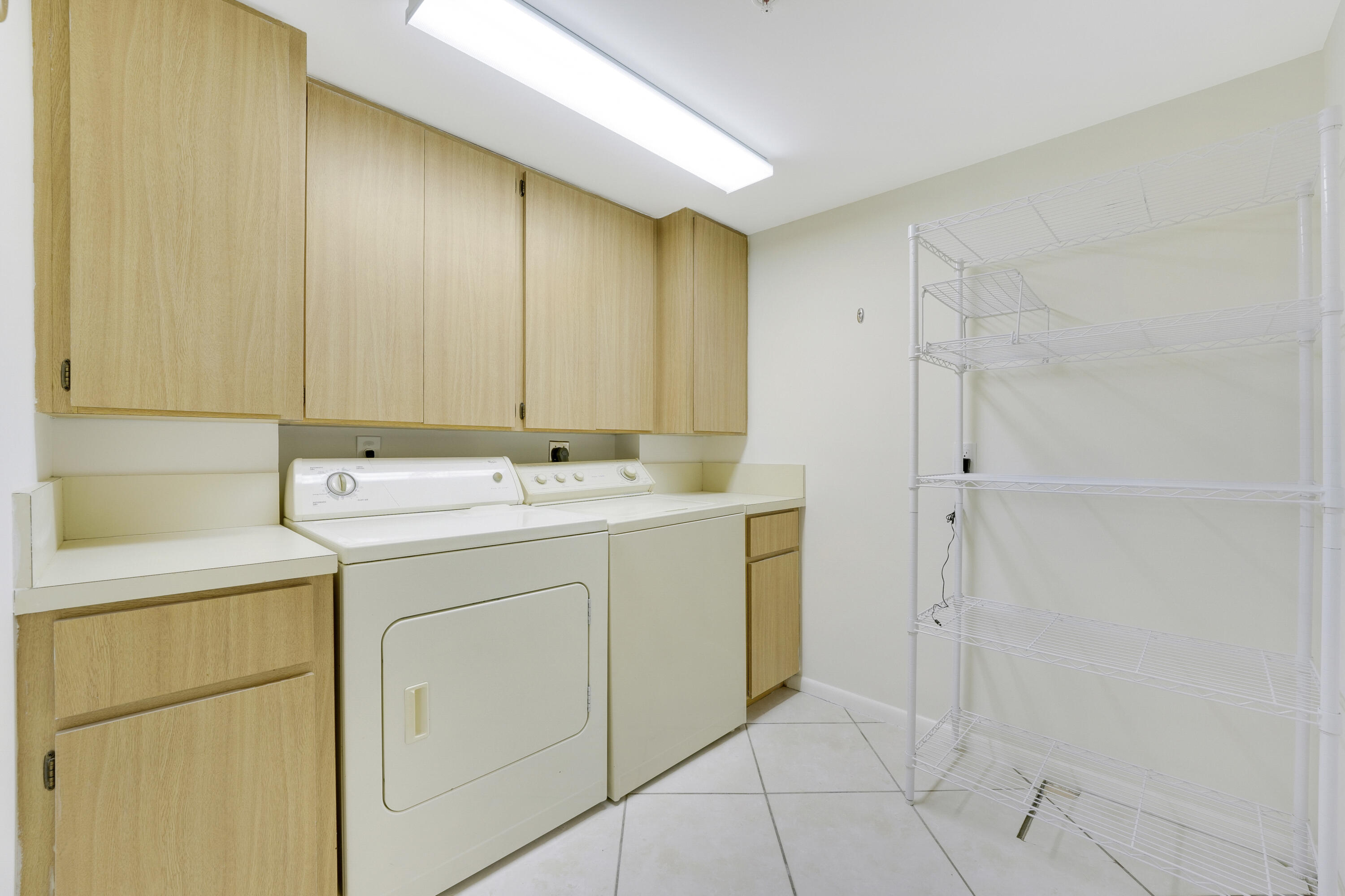 1001 Seafarer Circle 305