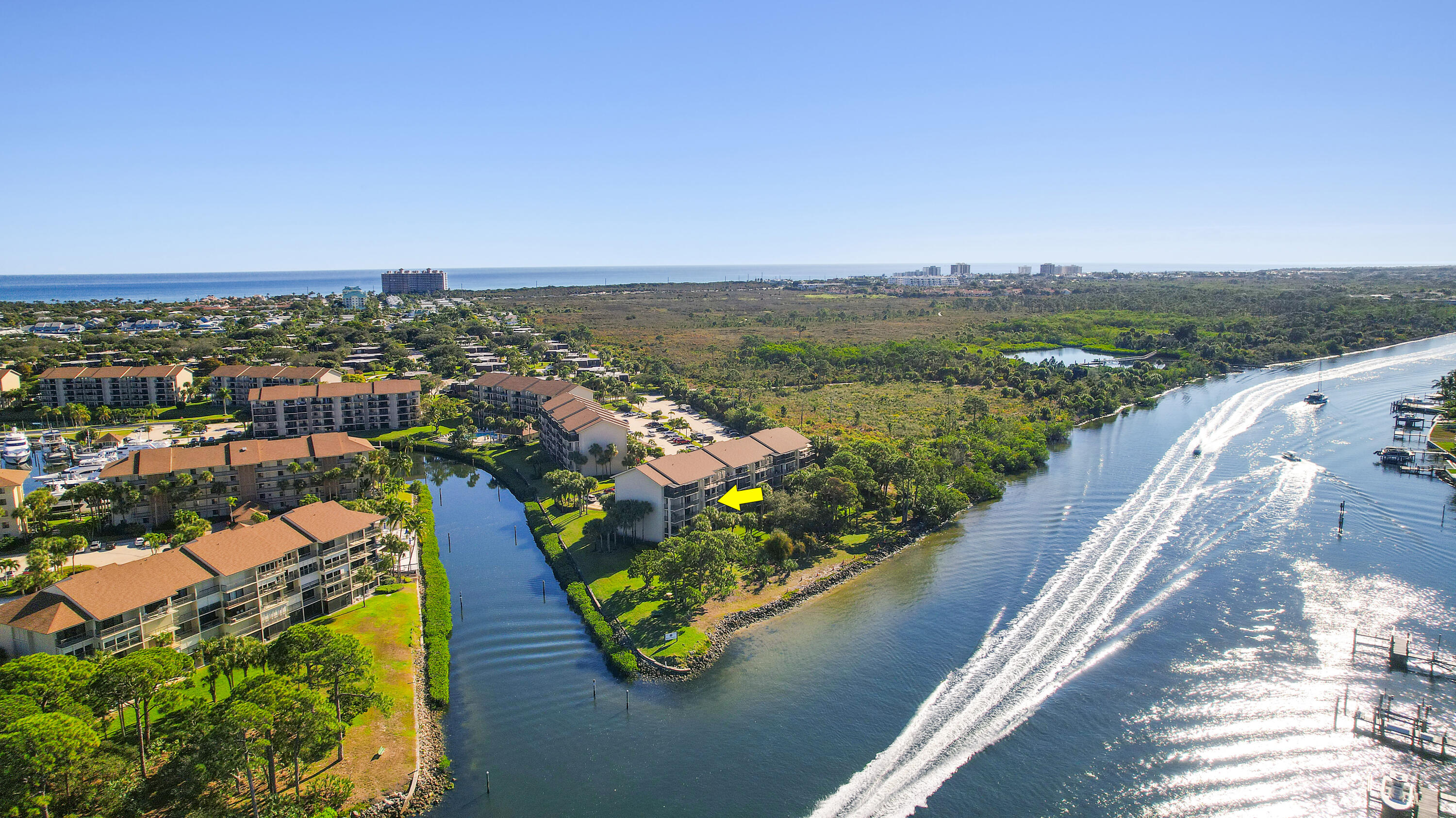 1001 Seafarer Circle 305