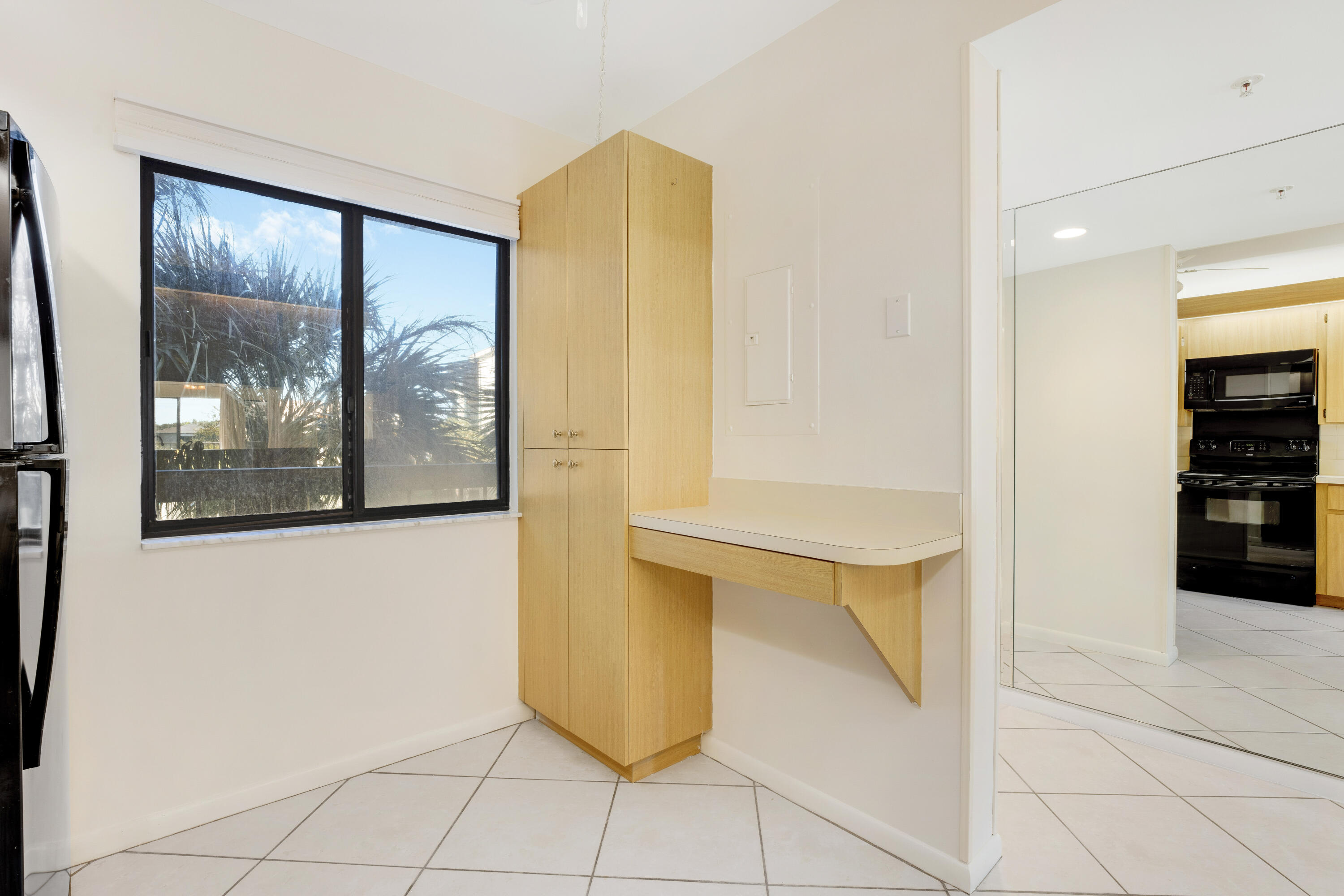 1001 Seafarer Circle 305