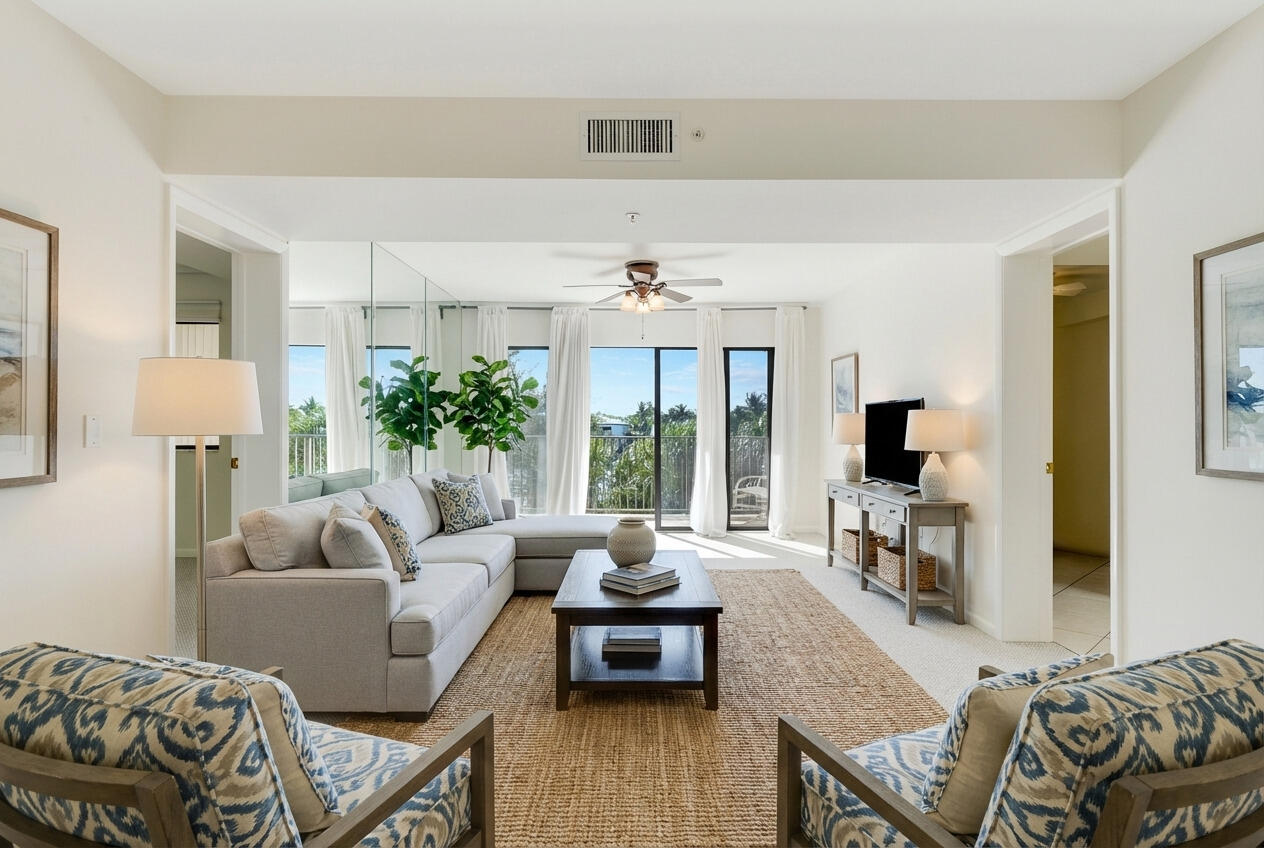 1001 Seafarer Circle 305