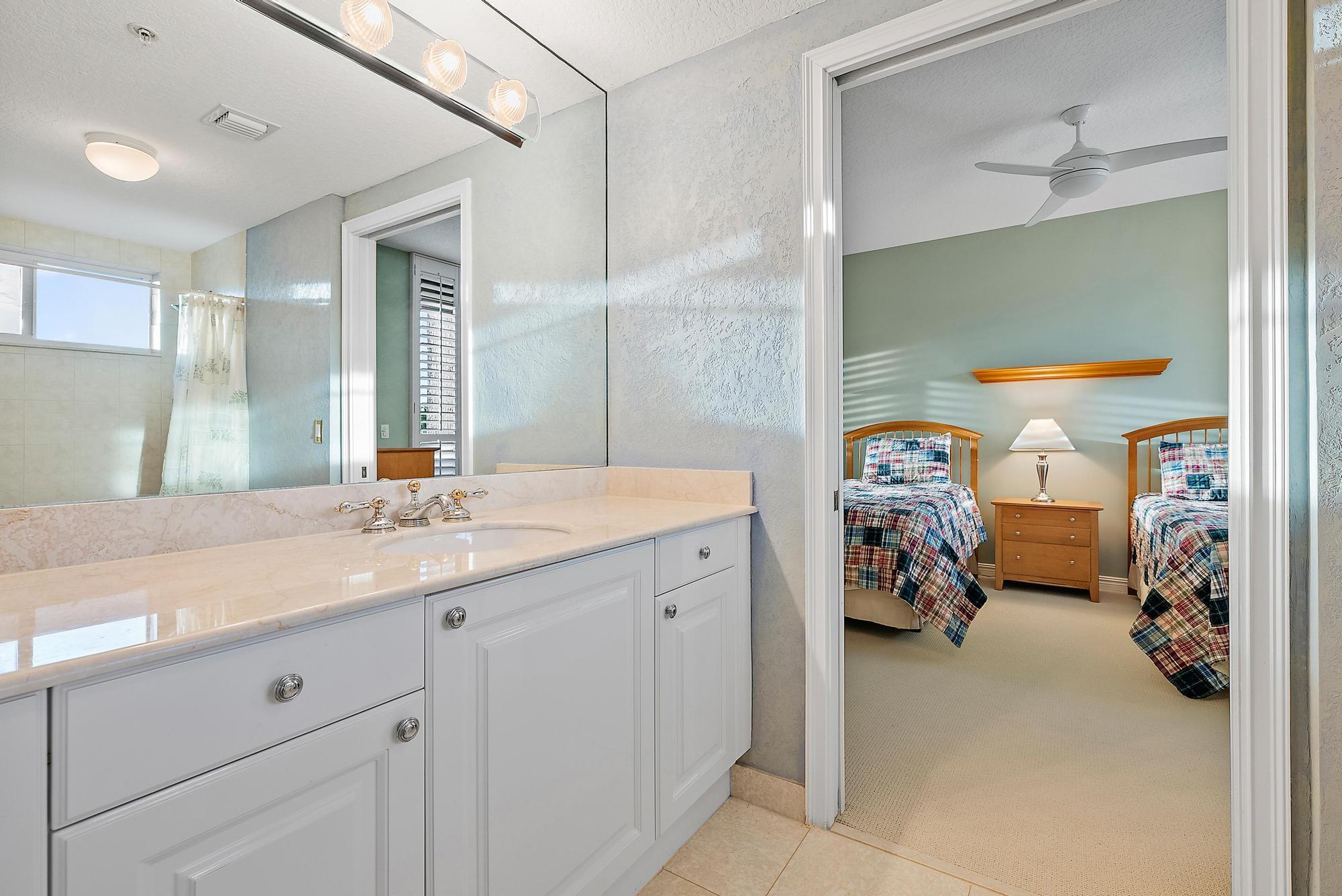 700 Ocean Royale 302
