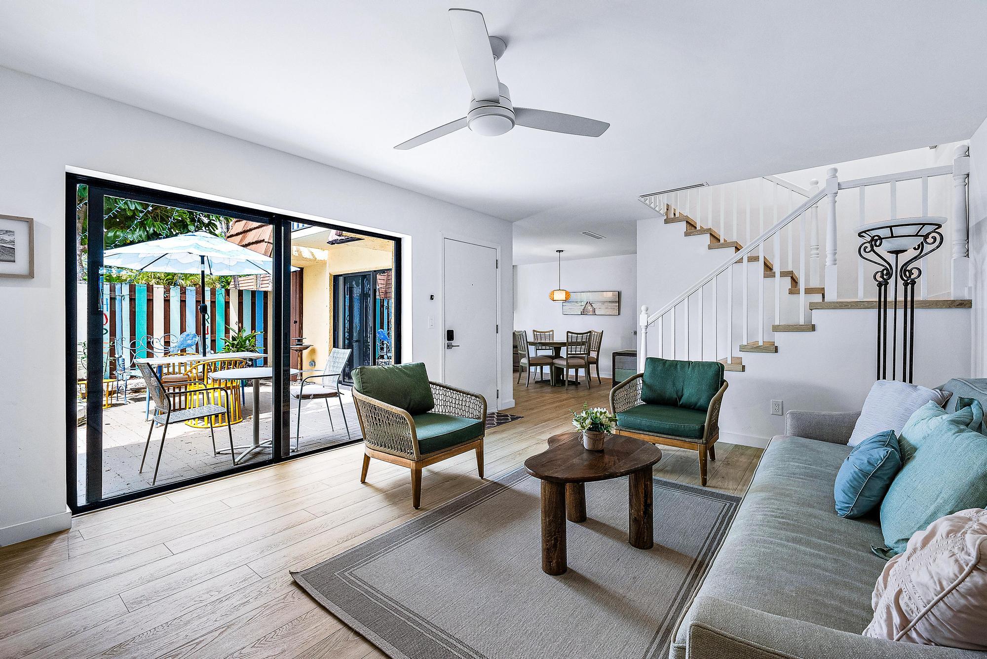 825 Center Street 42c
