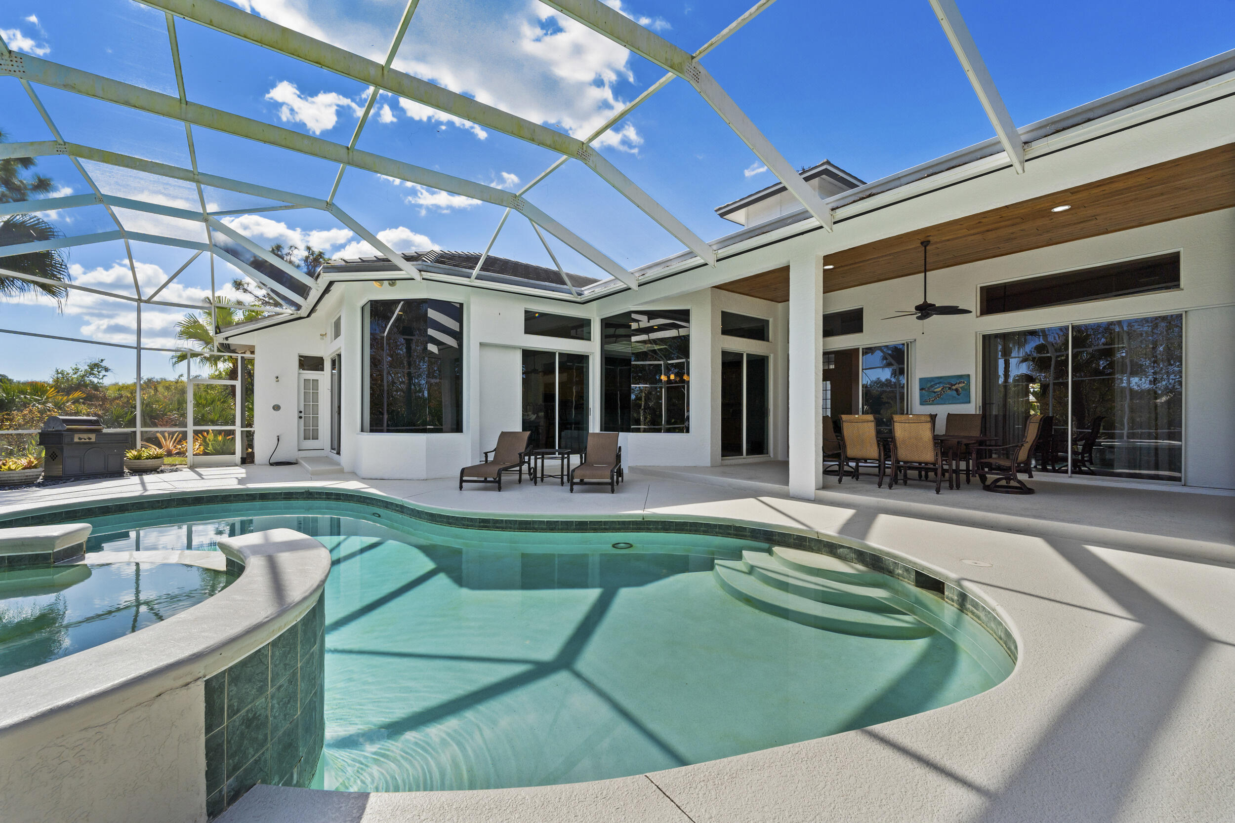 5465 SE Forest Glade Trail