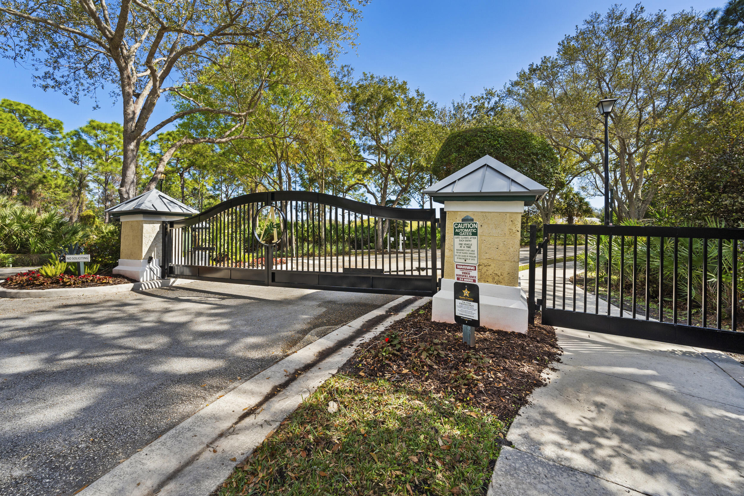 5465 SE Forest Glade Trail