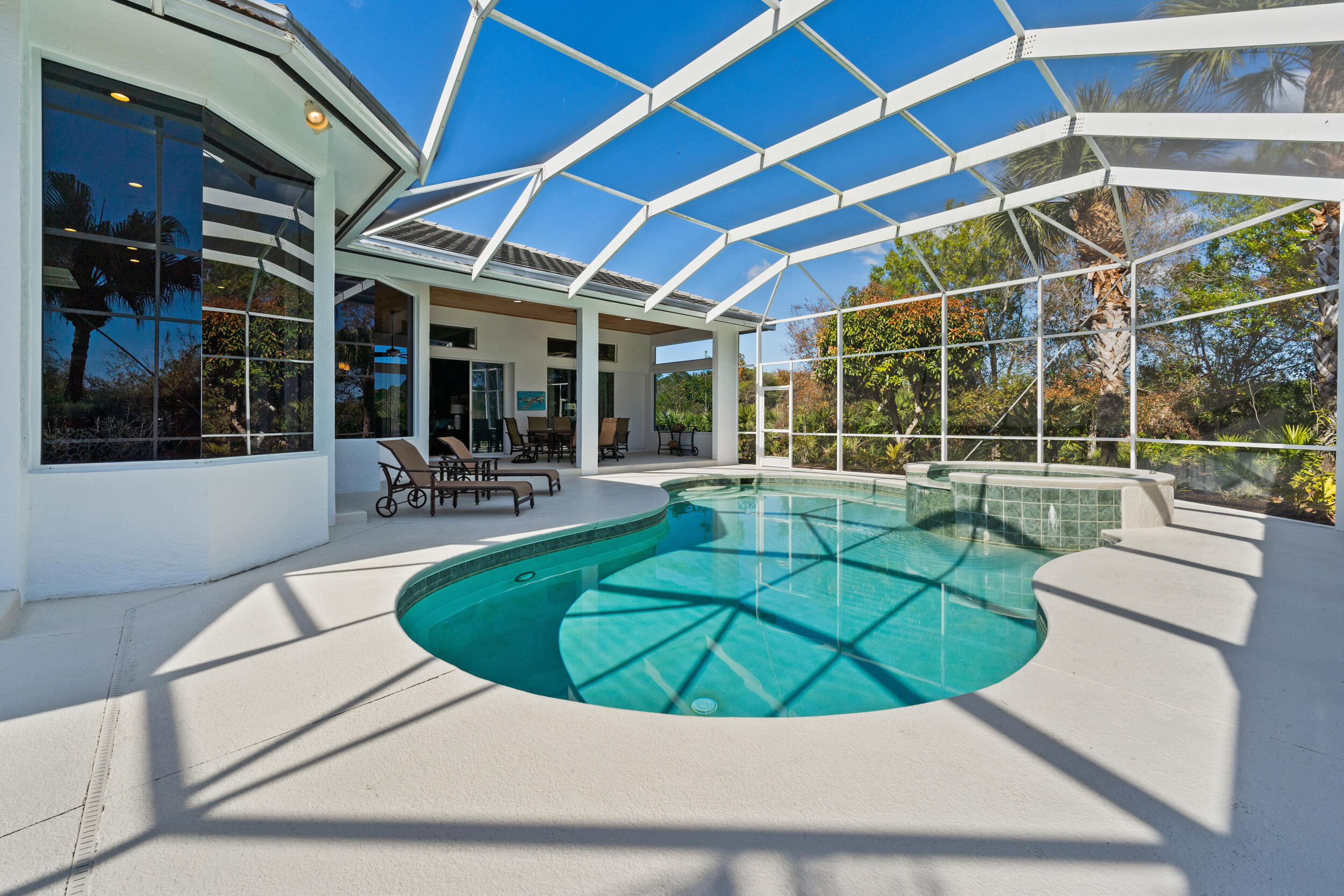 5465 SE Forest Glade Trail