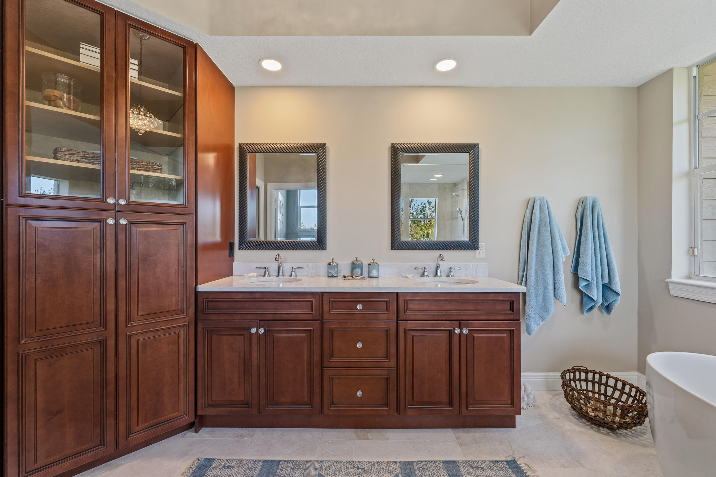 5465 SE Forest Glade Trail