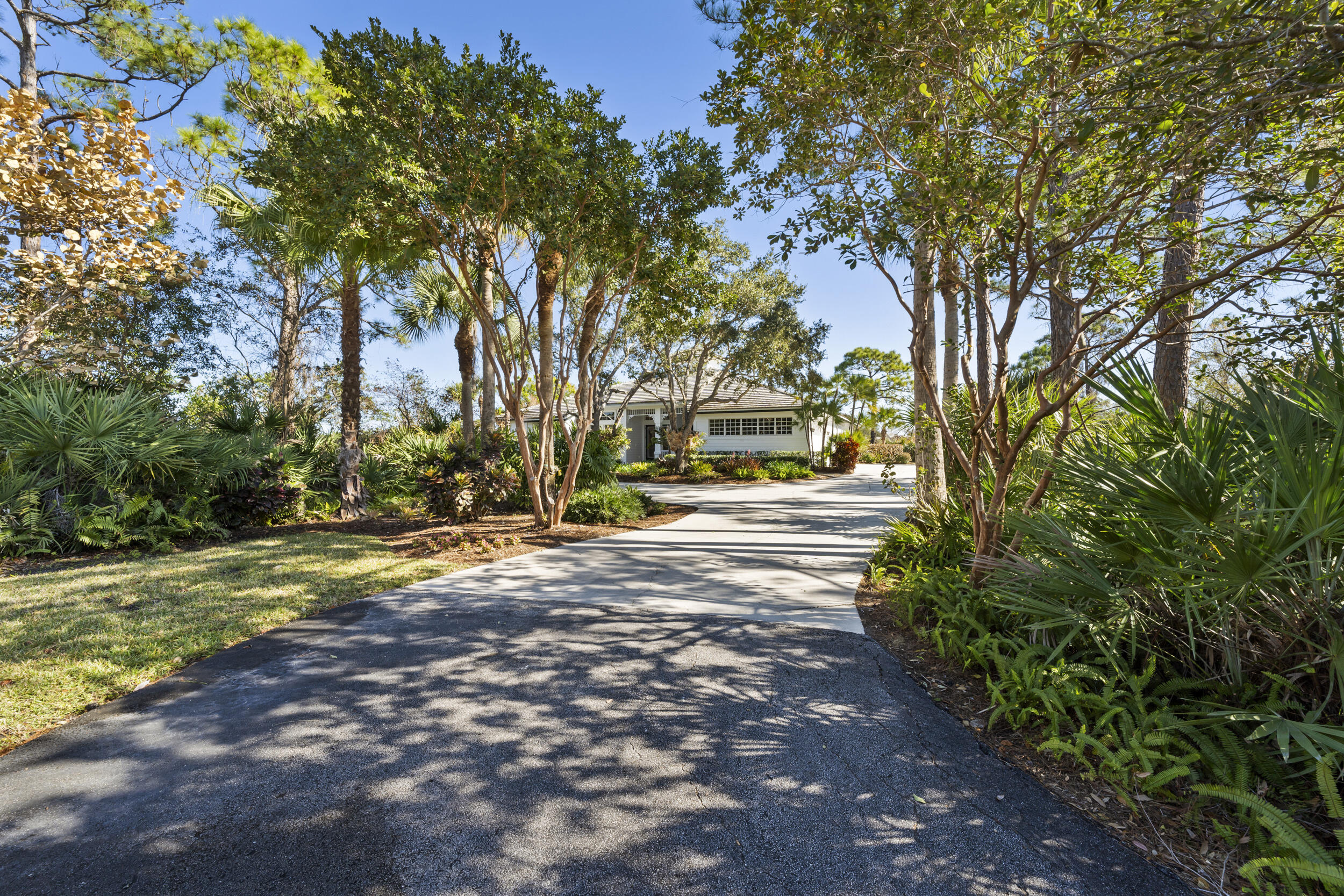 5465 SE Forest Glade Trail