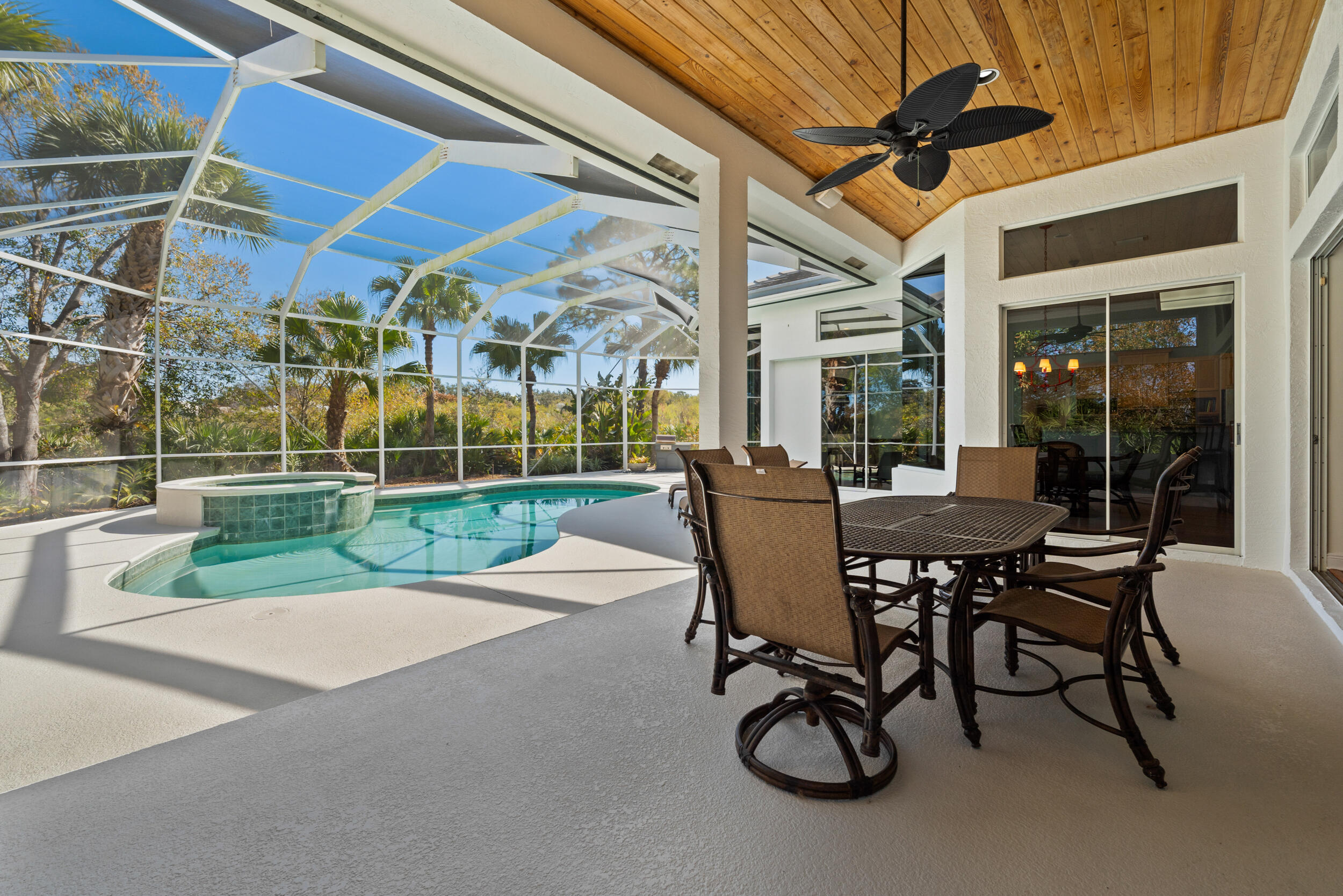 5465 SE Forest Glade Trail