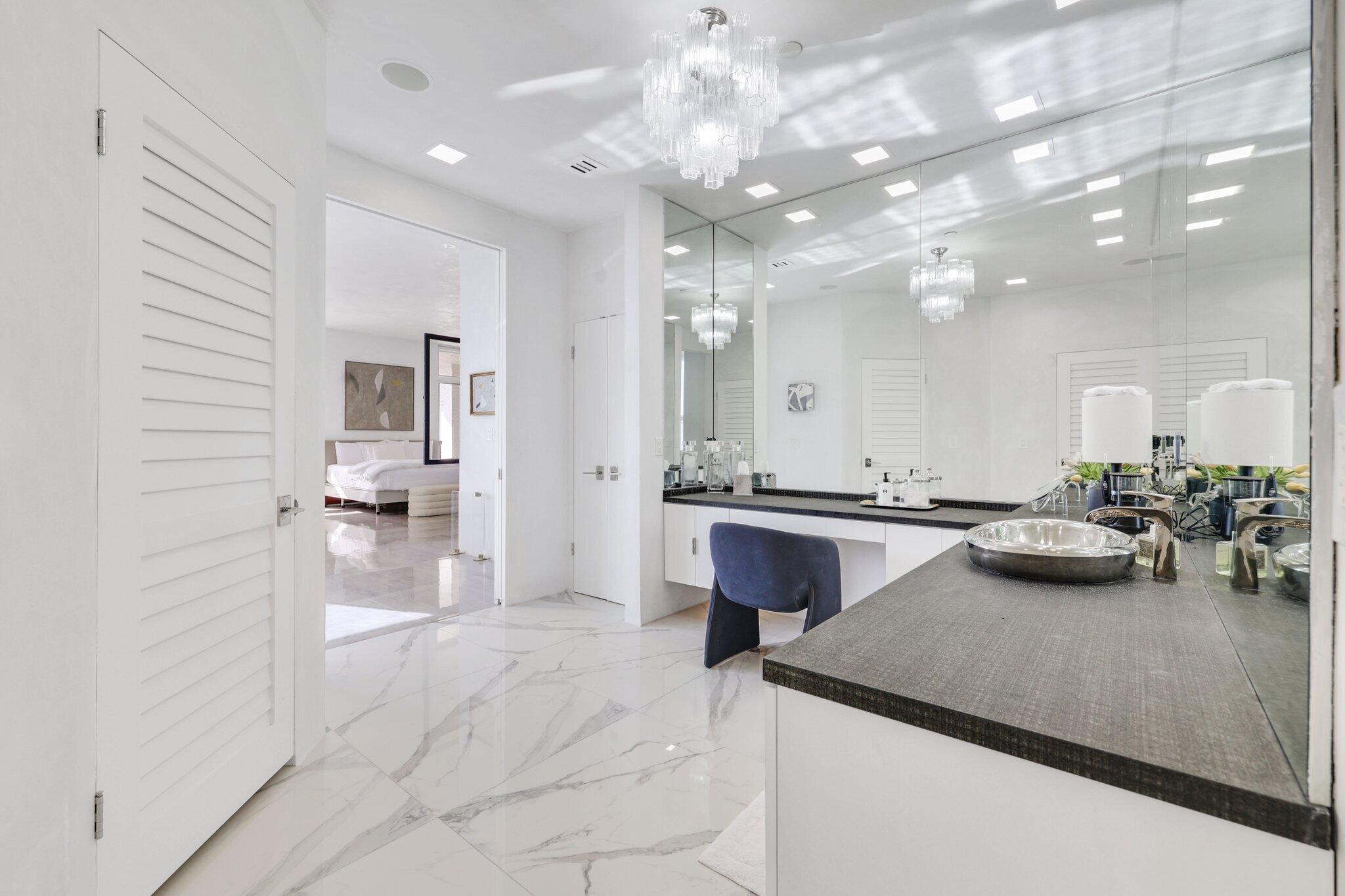 19750 Beach Road 7050