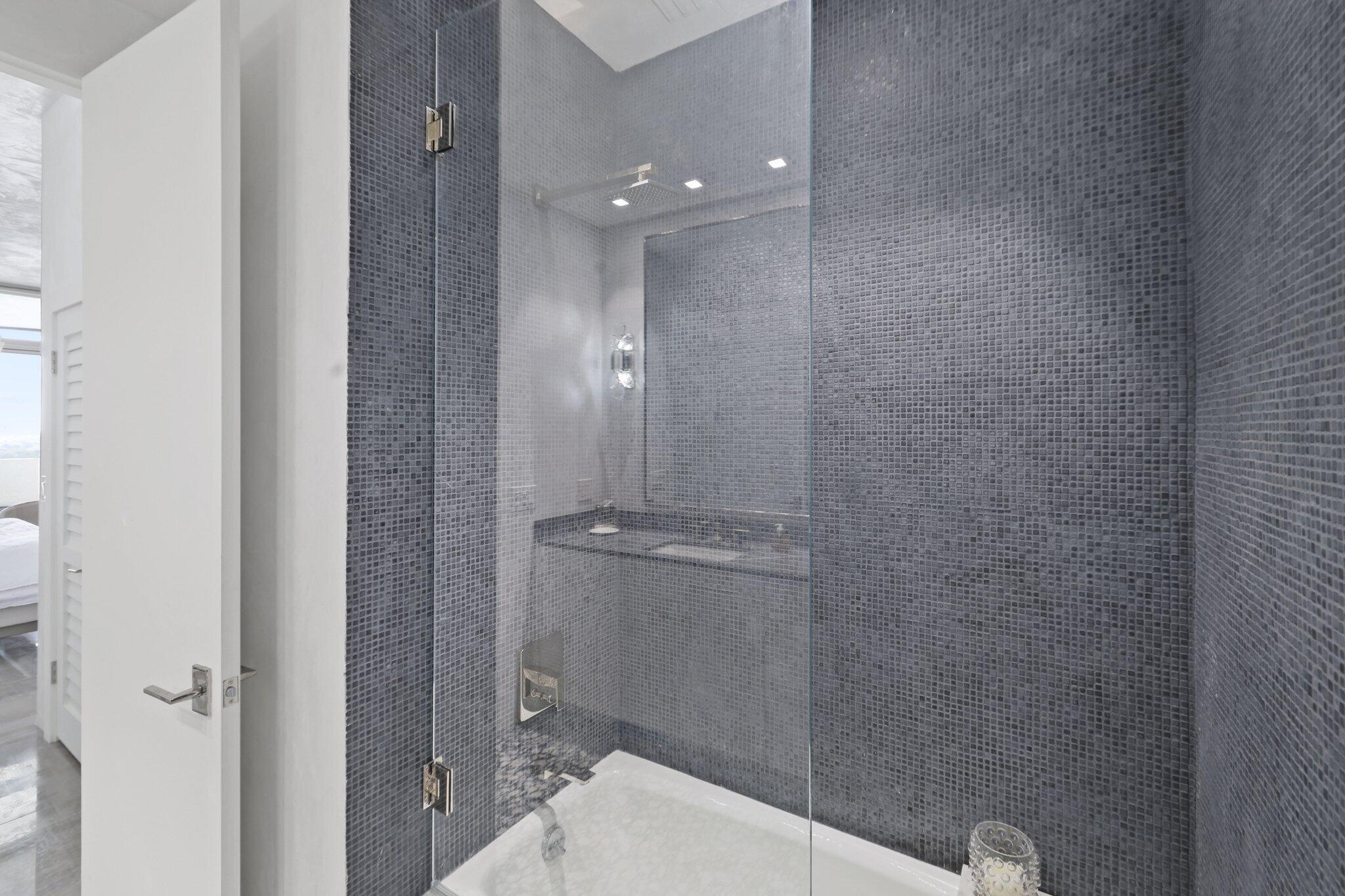 19750 Beach Road 7050