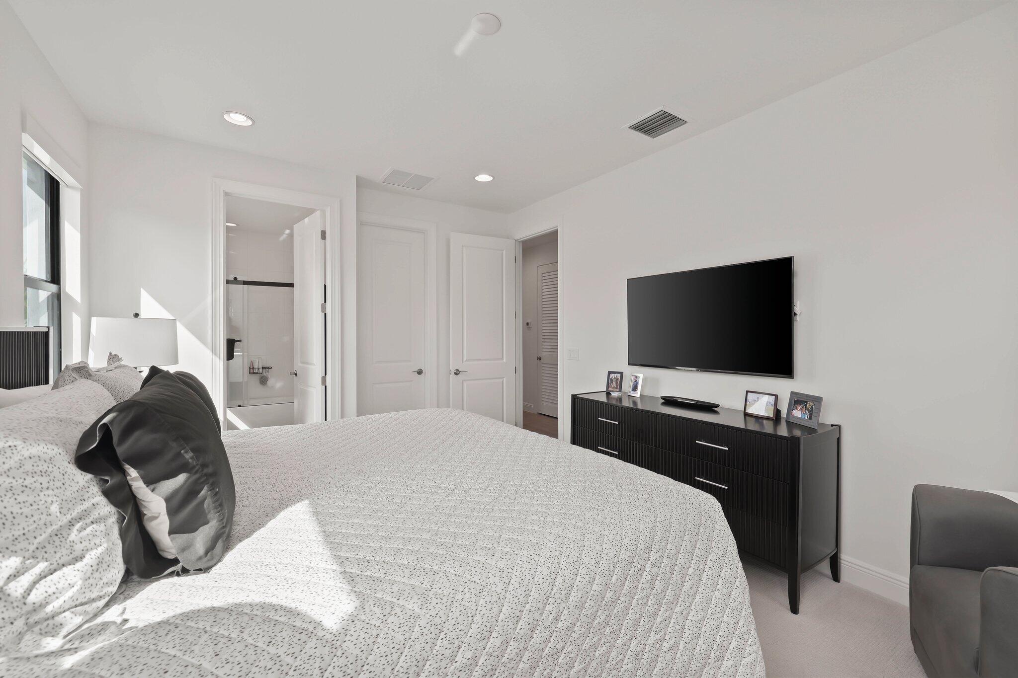 13602 Artisan Circle