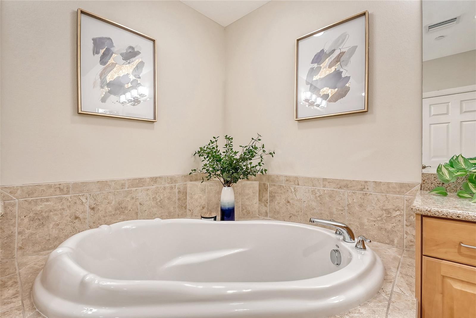 5531 CANNES CIR #503