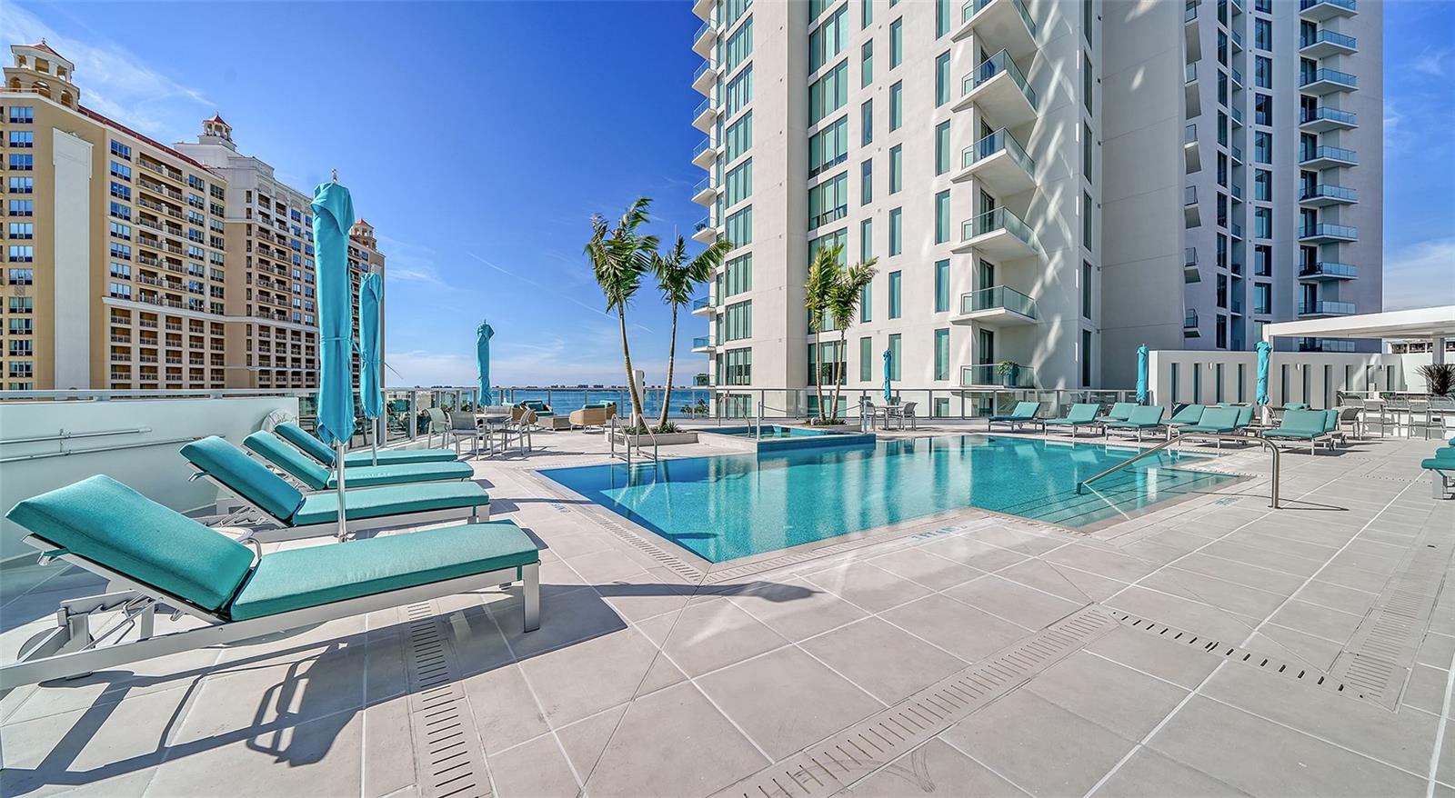 301 QUAY COMMONS #1208