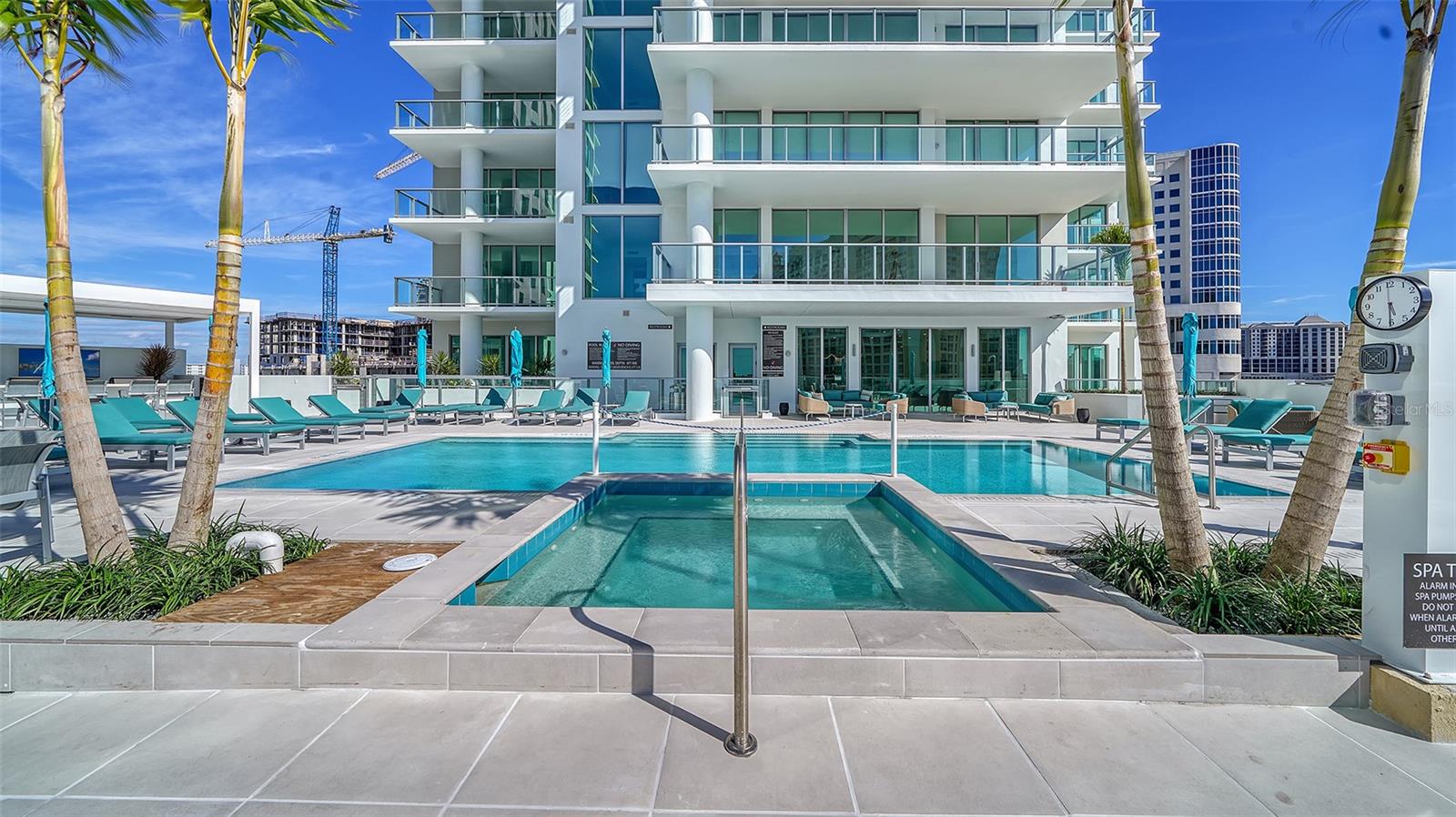 301 QUAY COMMONS #1208