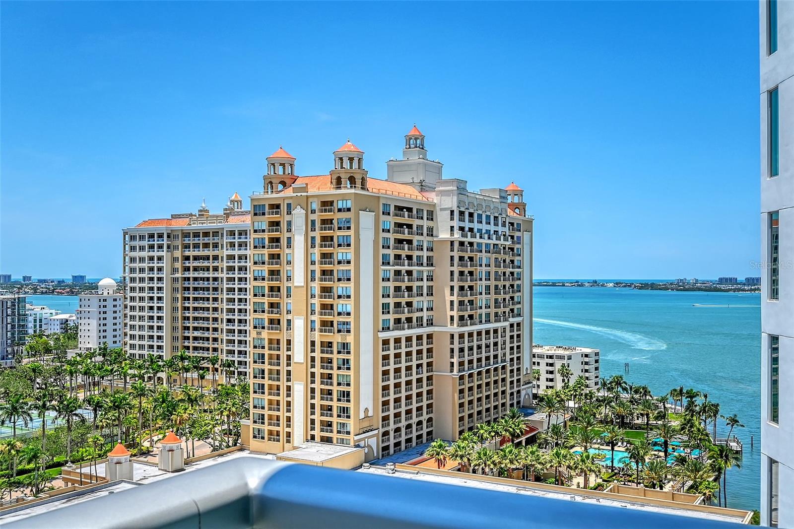 301 QUAY COMMONS #1208
