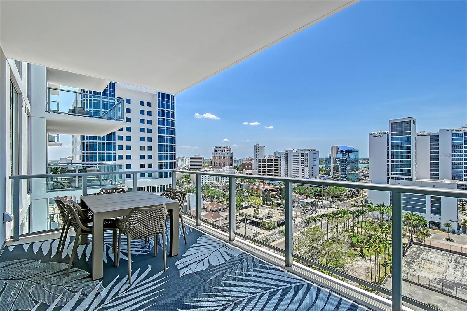 301 QUAY COMMONS #1208